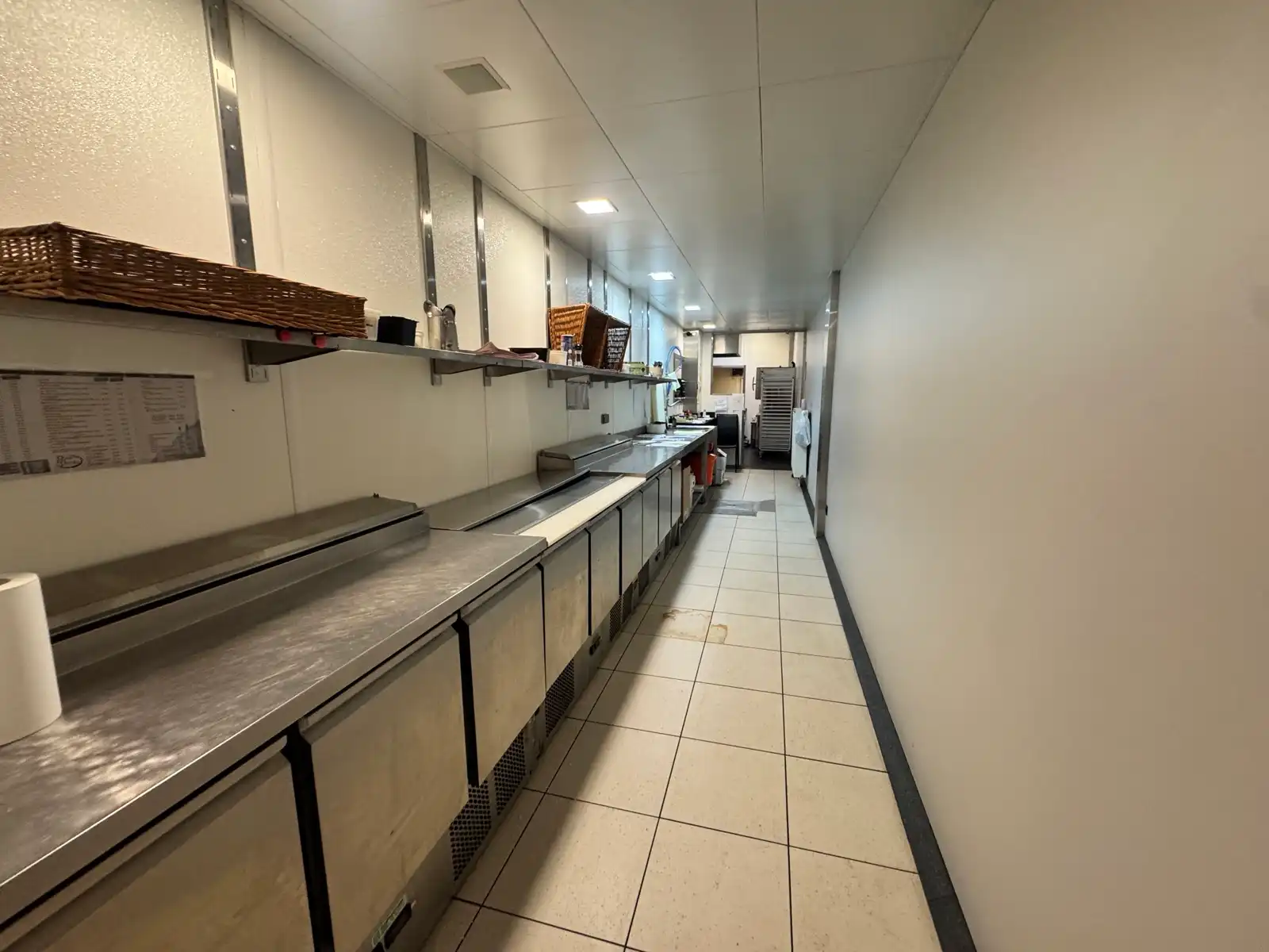 Instapklaar pand 108 m² voor take-away & delivery foto 5