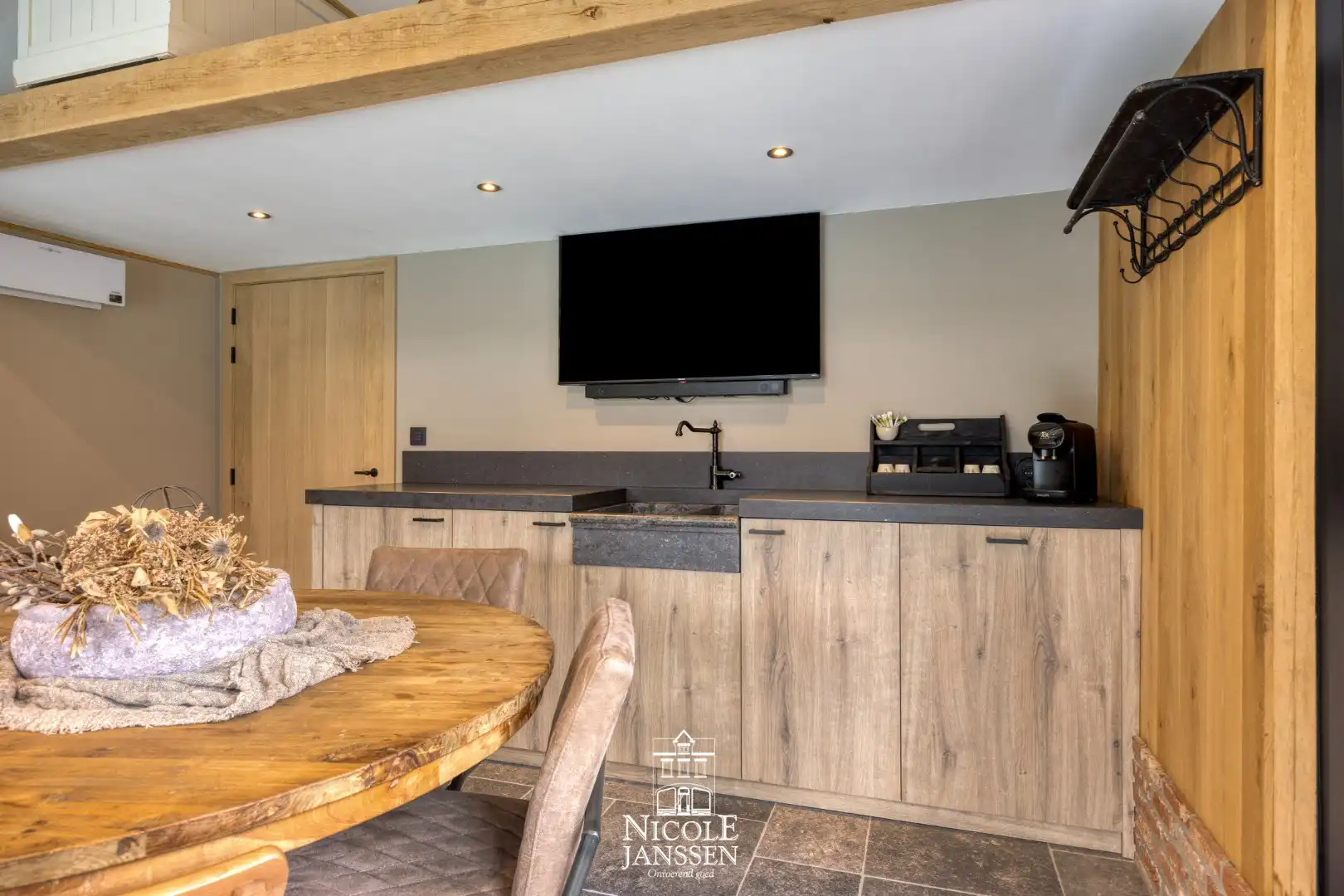 Ruime gezinswoning foto 36