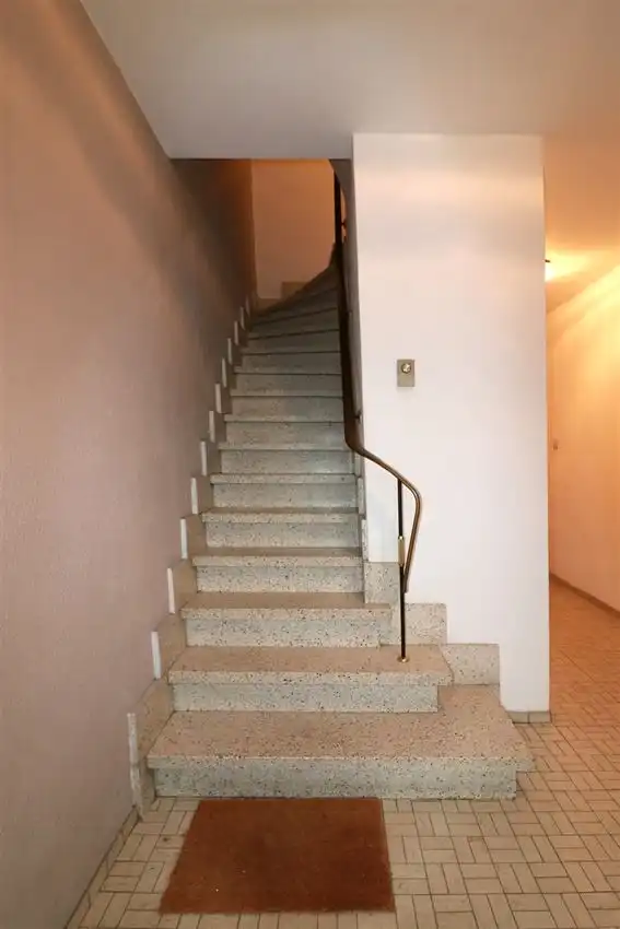 Appartement met 2 slpk, terras, tuin en autostaanplaats foto 32