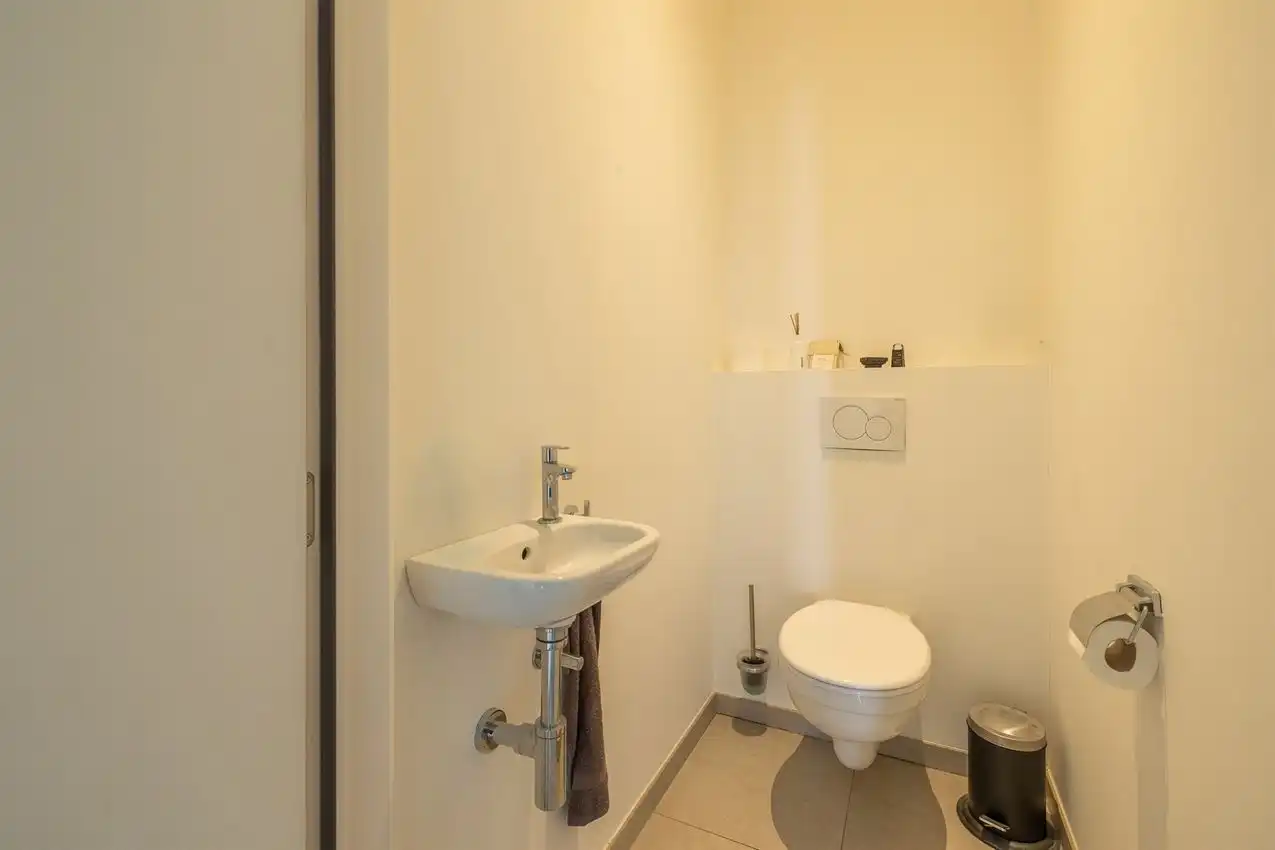 Ruime, zonnige penthouse met 2 slpk. en 2 ondergrondse autostaanplaatsen foto 16