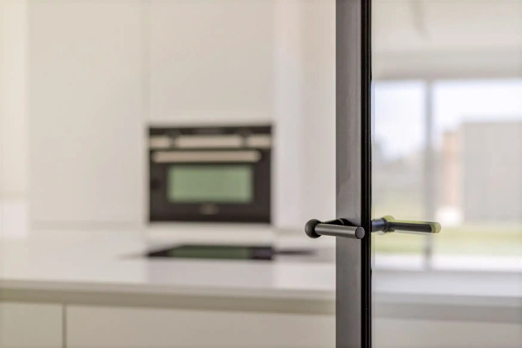 Zeer recente woning op gunstige locatie foto 3