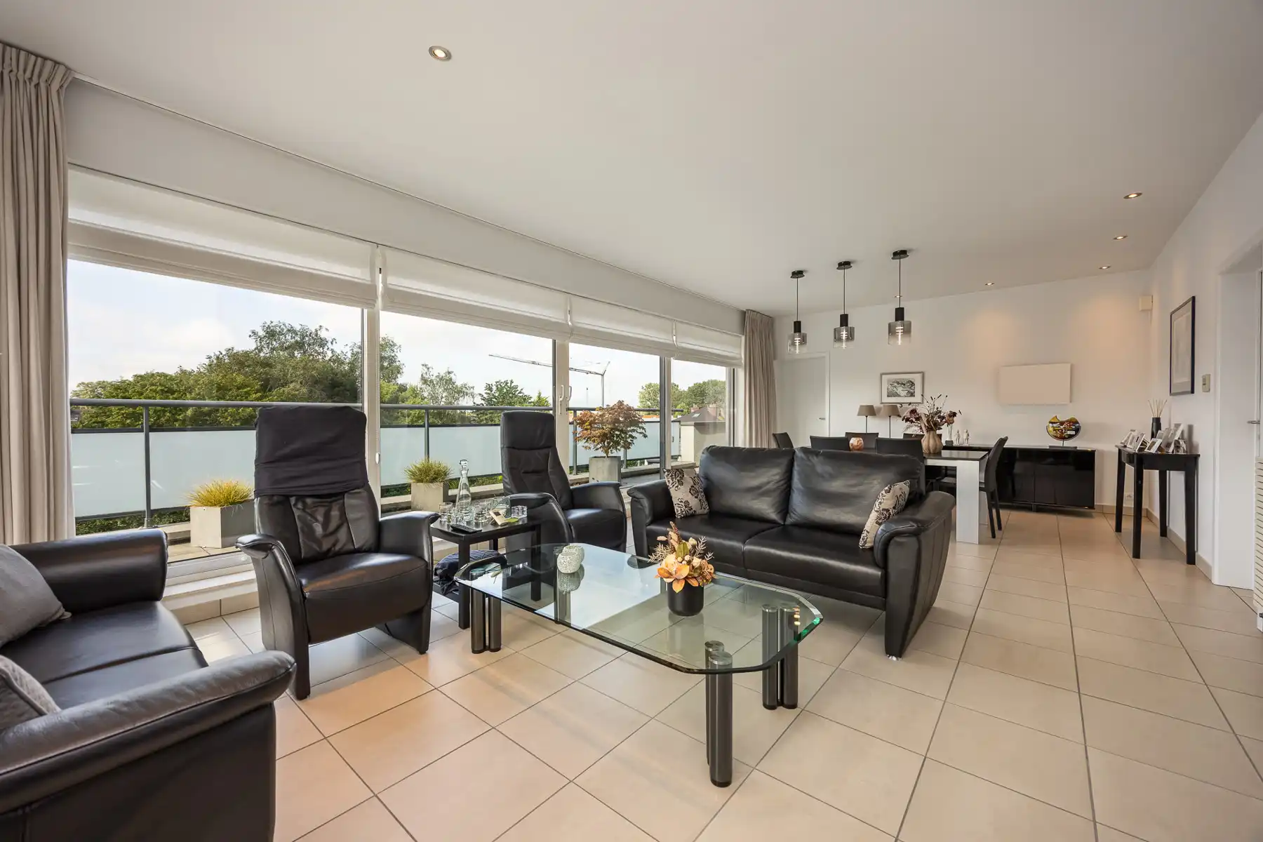 Ruim dakappartement met 2 slaapkamers en terras van ca. 155m². foto 5