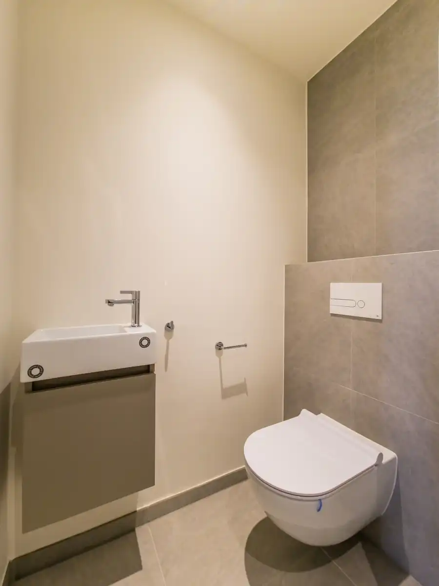 Rustig en comfortabel 2slpk appt. met zicht op park  foto 19