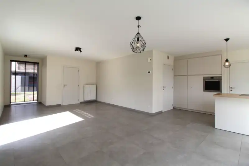 Prachtige recente woning te huur centrum Moorslede foto 3