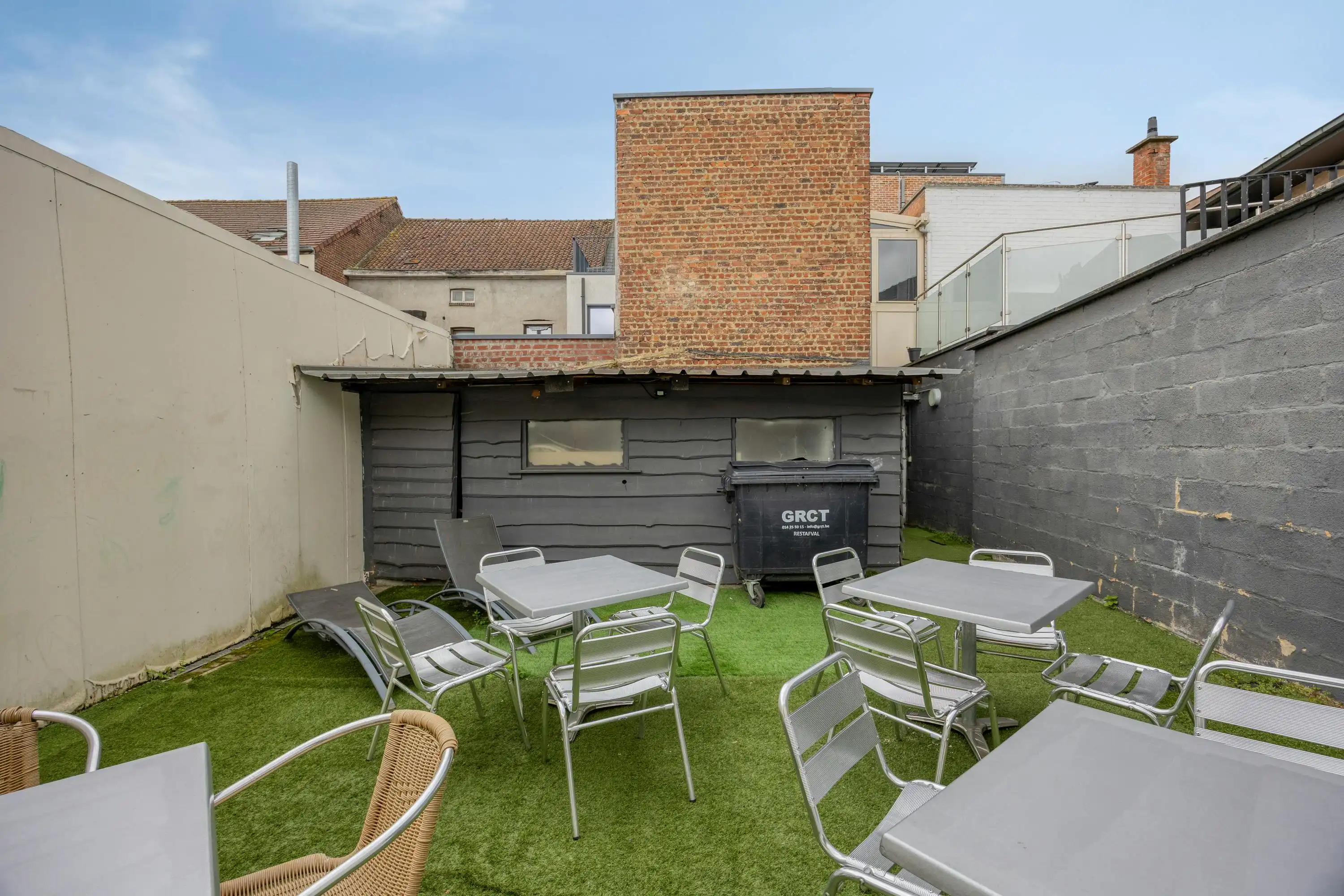 Handelsgelijkvloers met appartement op de markt in Ternat foto 49