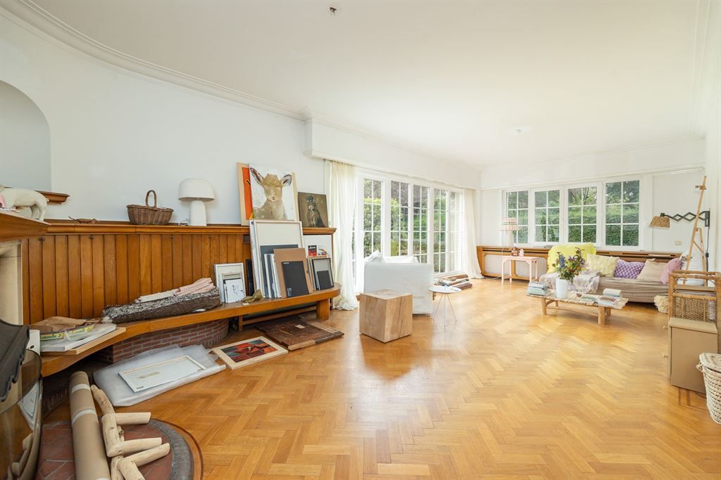 gelijkvloers appartement met tuin en garage aan't water foto {{pictureIndex}}