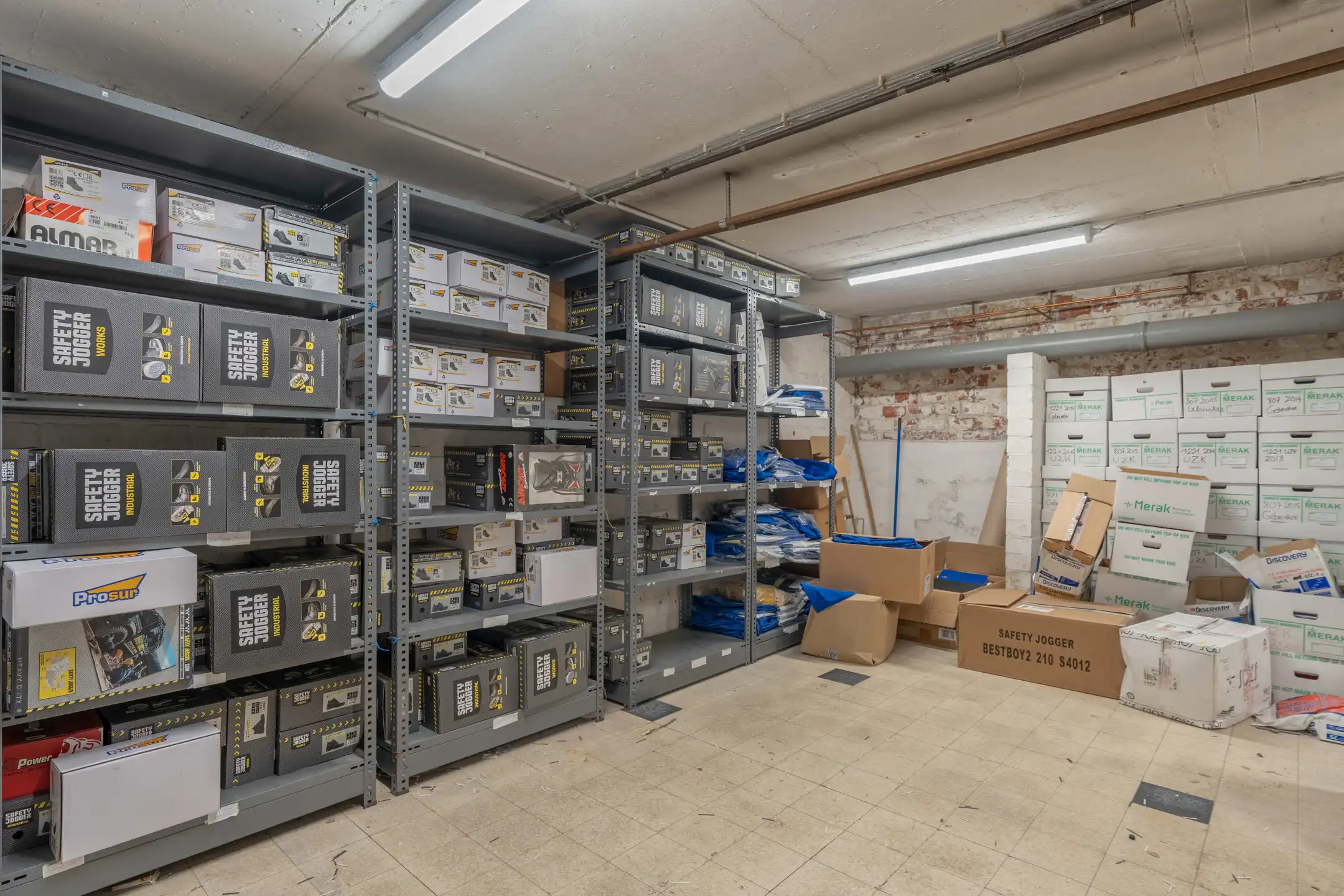 Centraal gelegen kantoorruimte op ideale locatie te Mol. foto 17