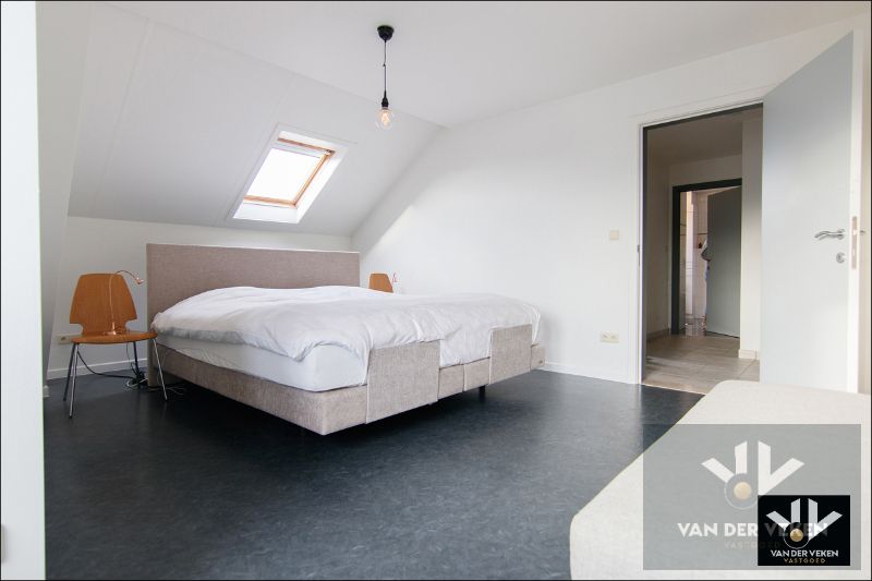 TWEEWOONST MET PAARDENSTALLEN EN WEILAND OP RUIM PERCEEL 37A21CA IN LANDELIJKE OMGEVING foto 41