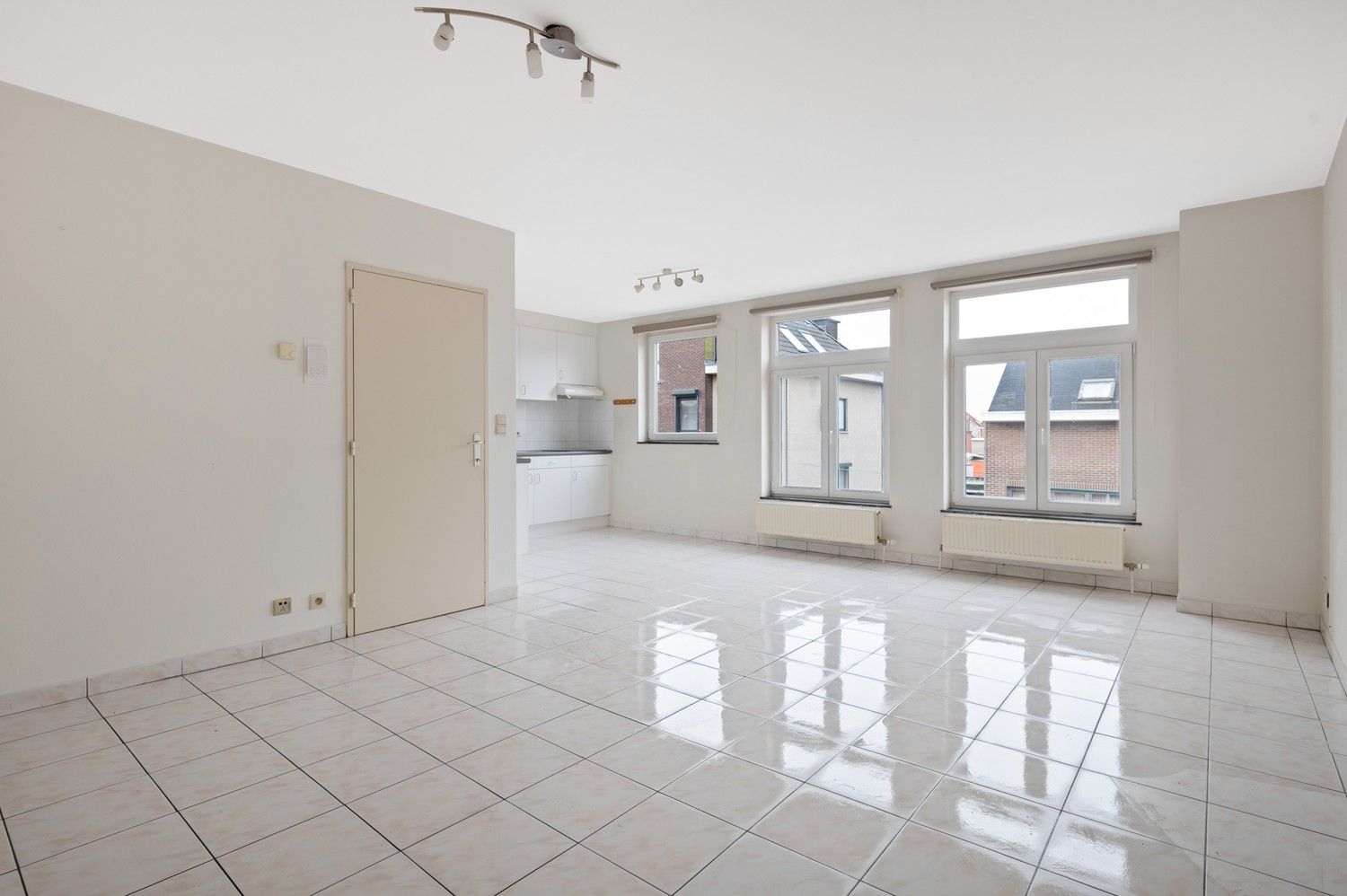 Appartement in kleinschalig gebouw met 2 slaapkamers en terras ! foto {{pictureIndex}}