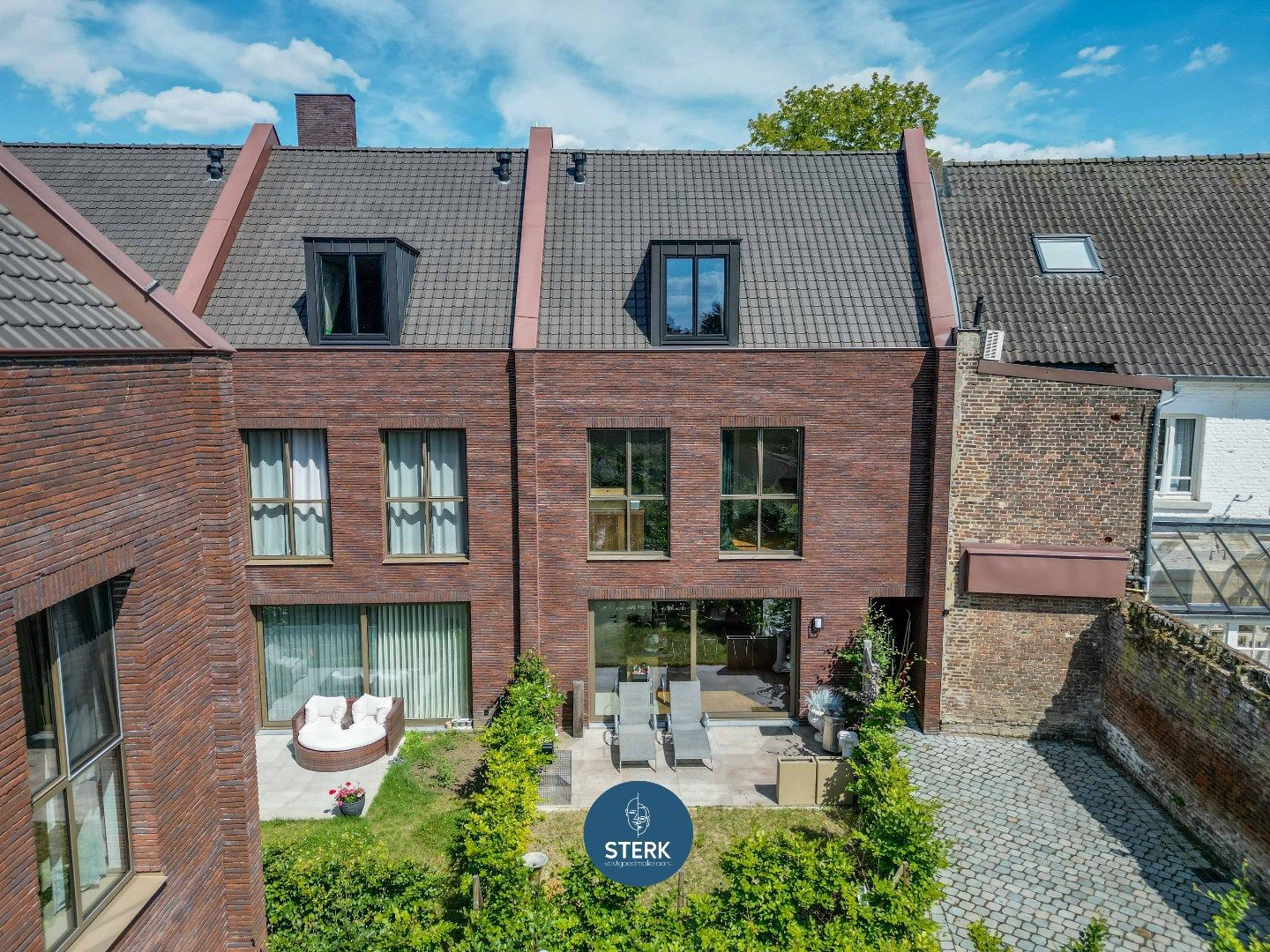 ENERGIEZUINIGE GEZINSWONING IN DE DORPSKERN VAN OUD-REKEM !  foto 3