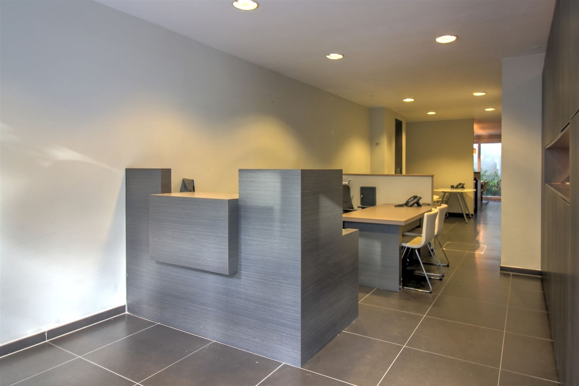 Zeer commercieel gelegen modern kantoor/handelsgelijkvloers foto 3