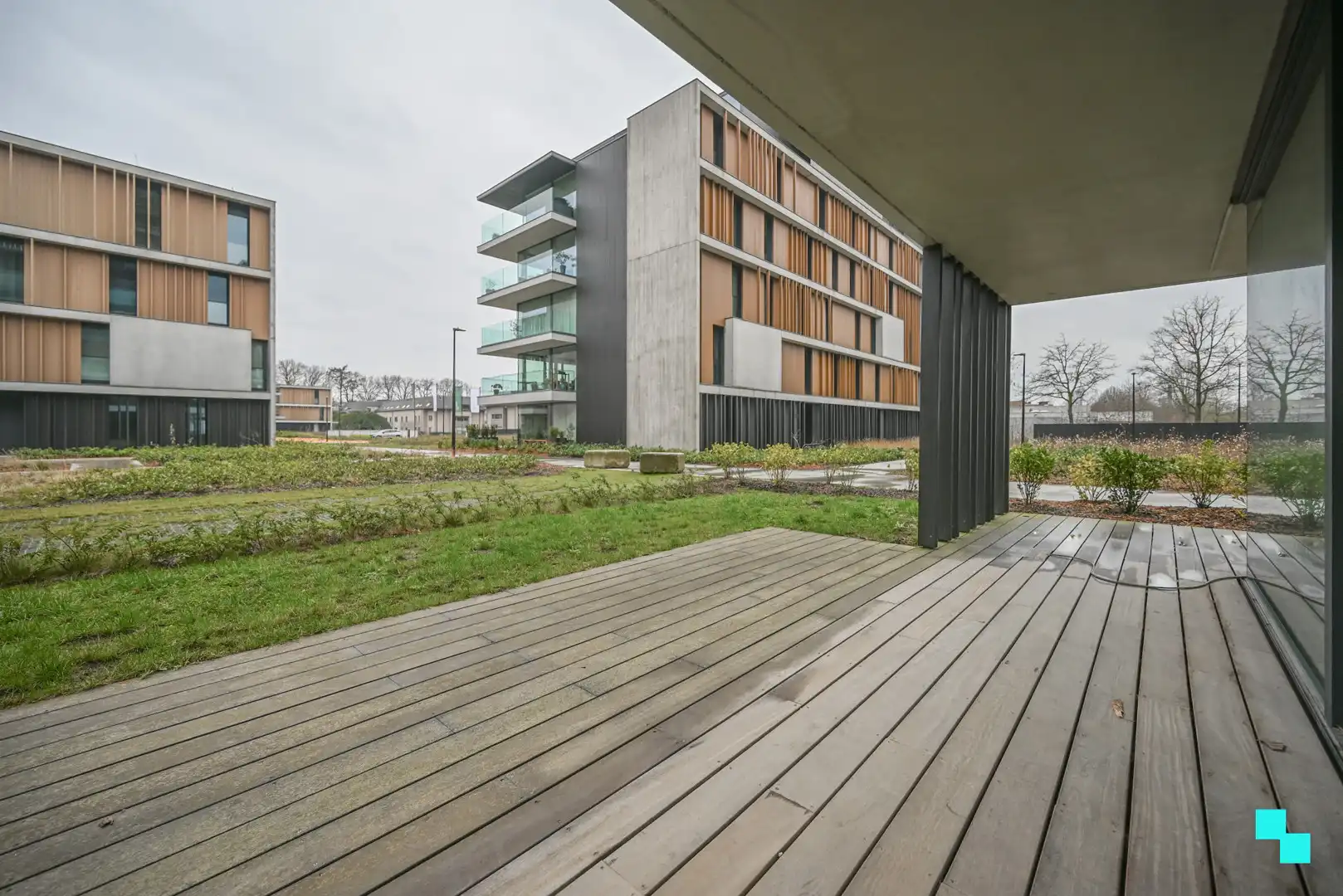 Gelijkvloers hoek appartement met riant terras foto 18