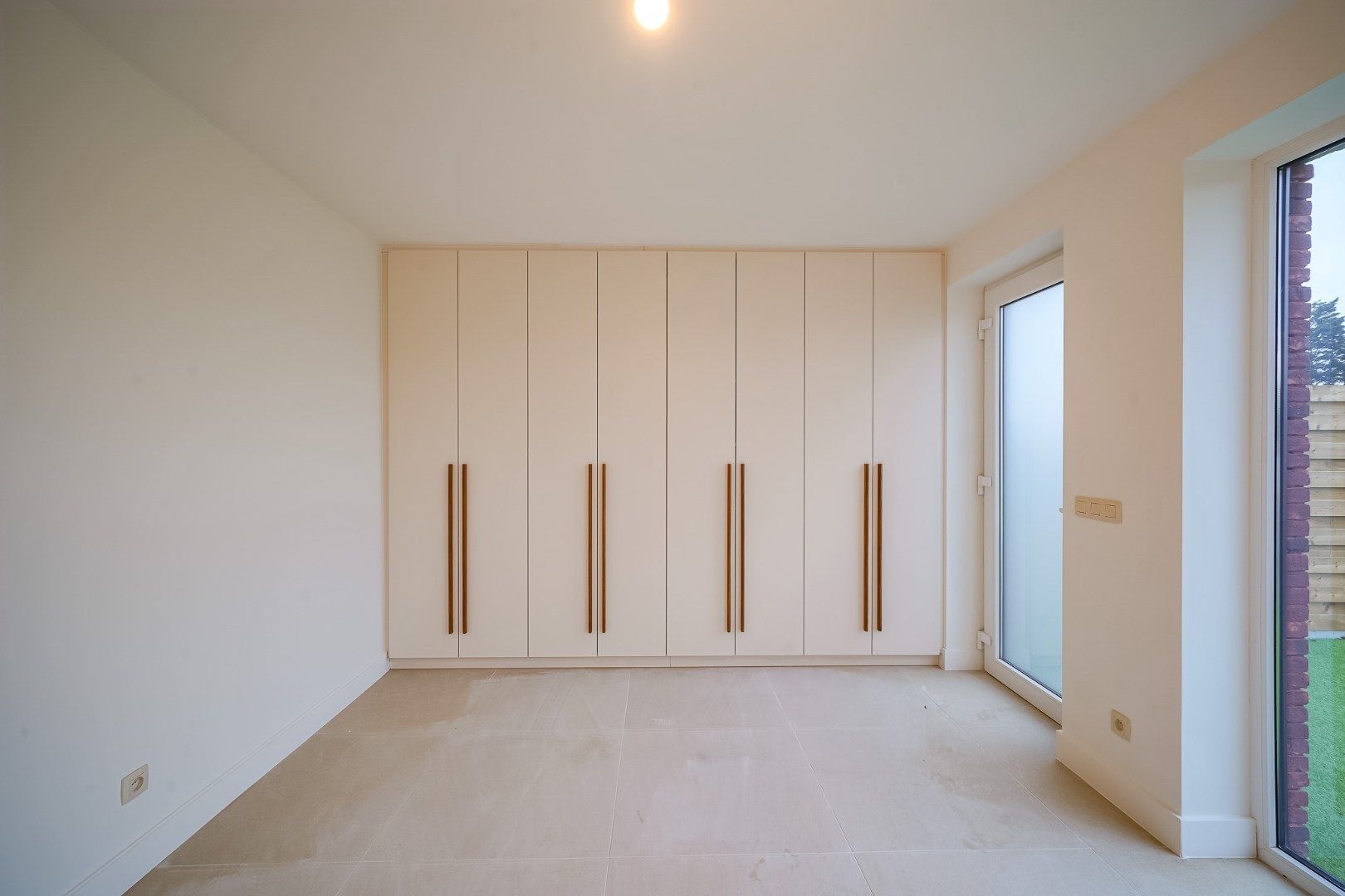 Totaal gerenoveerde woning te Huur in Zandvoorde met 3 slaapkamers en tuintje foto 24