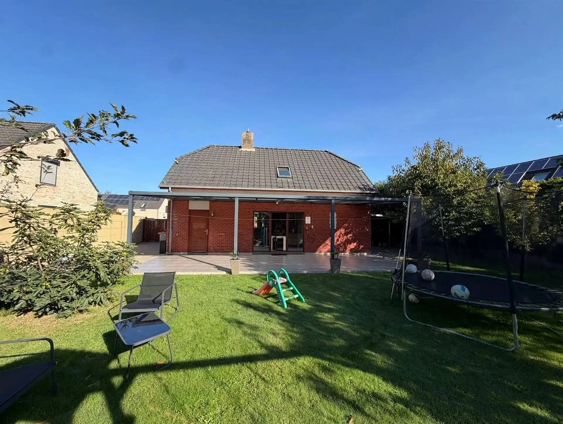 Vrijstaand wonen met 3 slaapkamers, een gezellige tuin en een royaal overdekt terras! foto 4