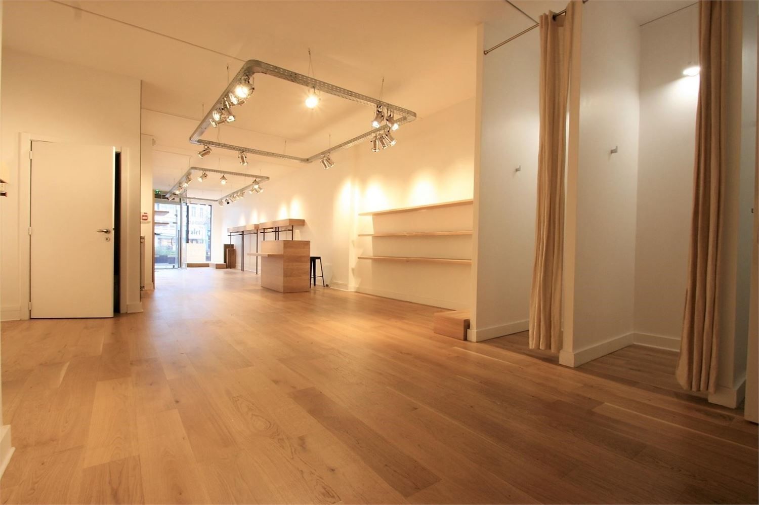 TOP GELEGEN HANDELSPAND NAAST AUSTRALIAN ICECREAM foto 7