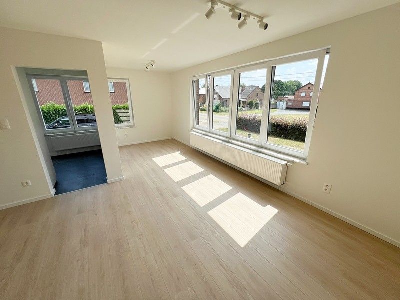 Volledig gerenoveerd appartement met 1 slaapkamer, kelderberging en garagebox foto 4