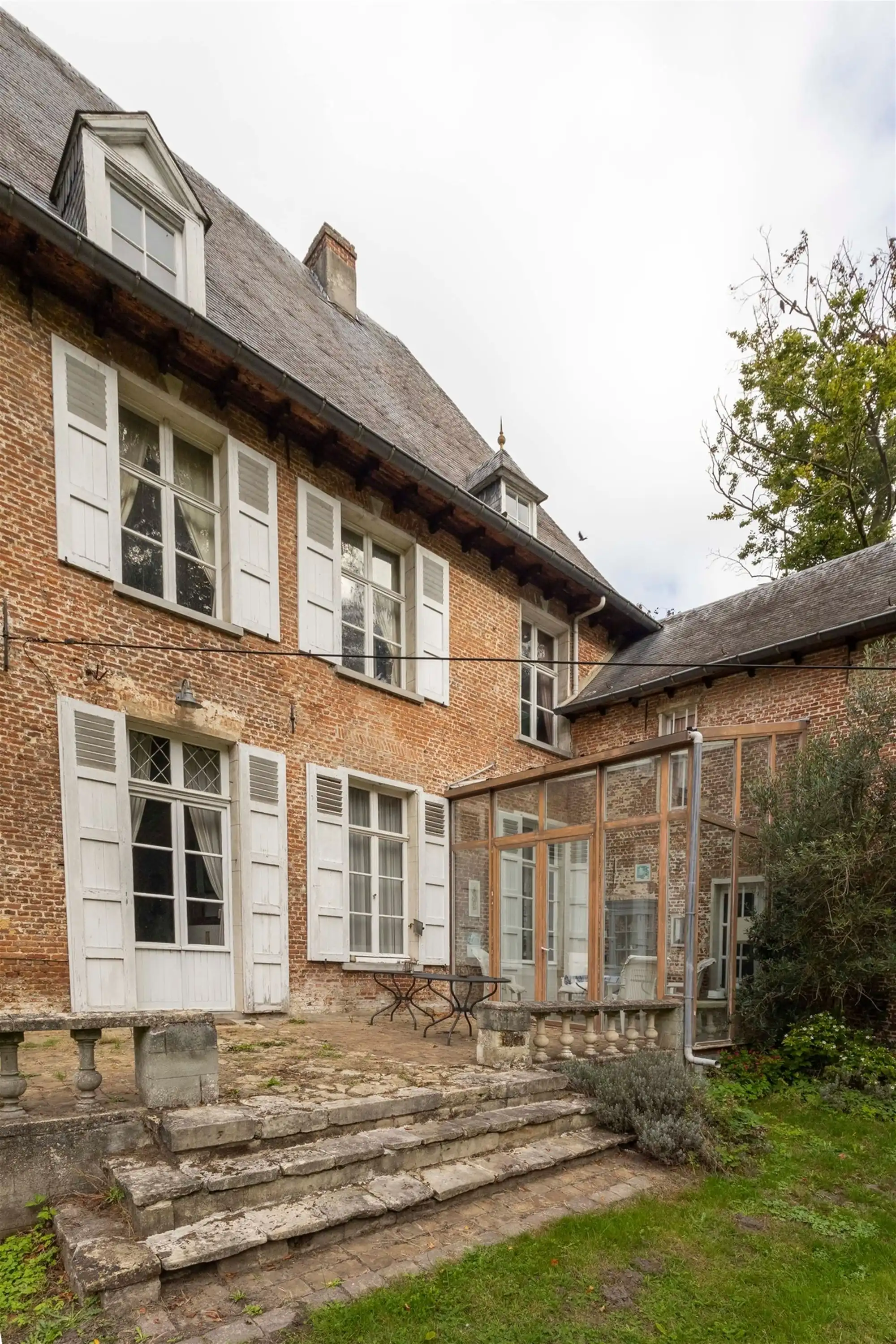 Kasteelhoeve op uniek perceel foto 7