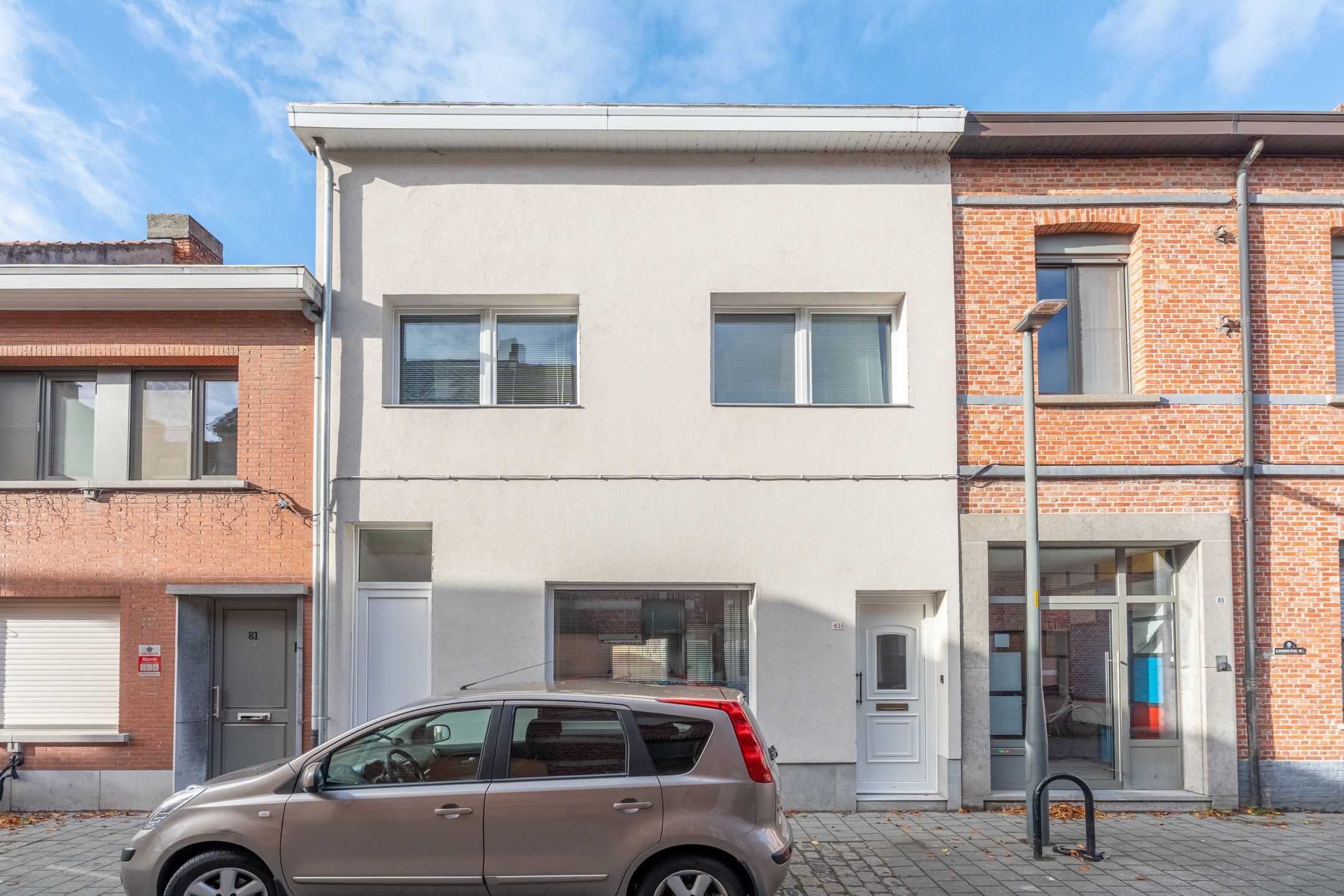 Recent gerenoveerde woning met 4 slpks en zij-ingang! foto {{pictureIndex}}