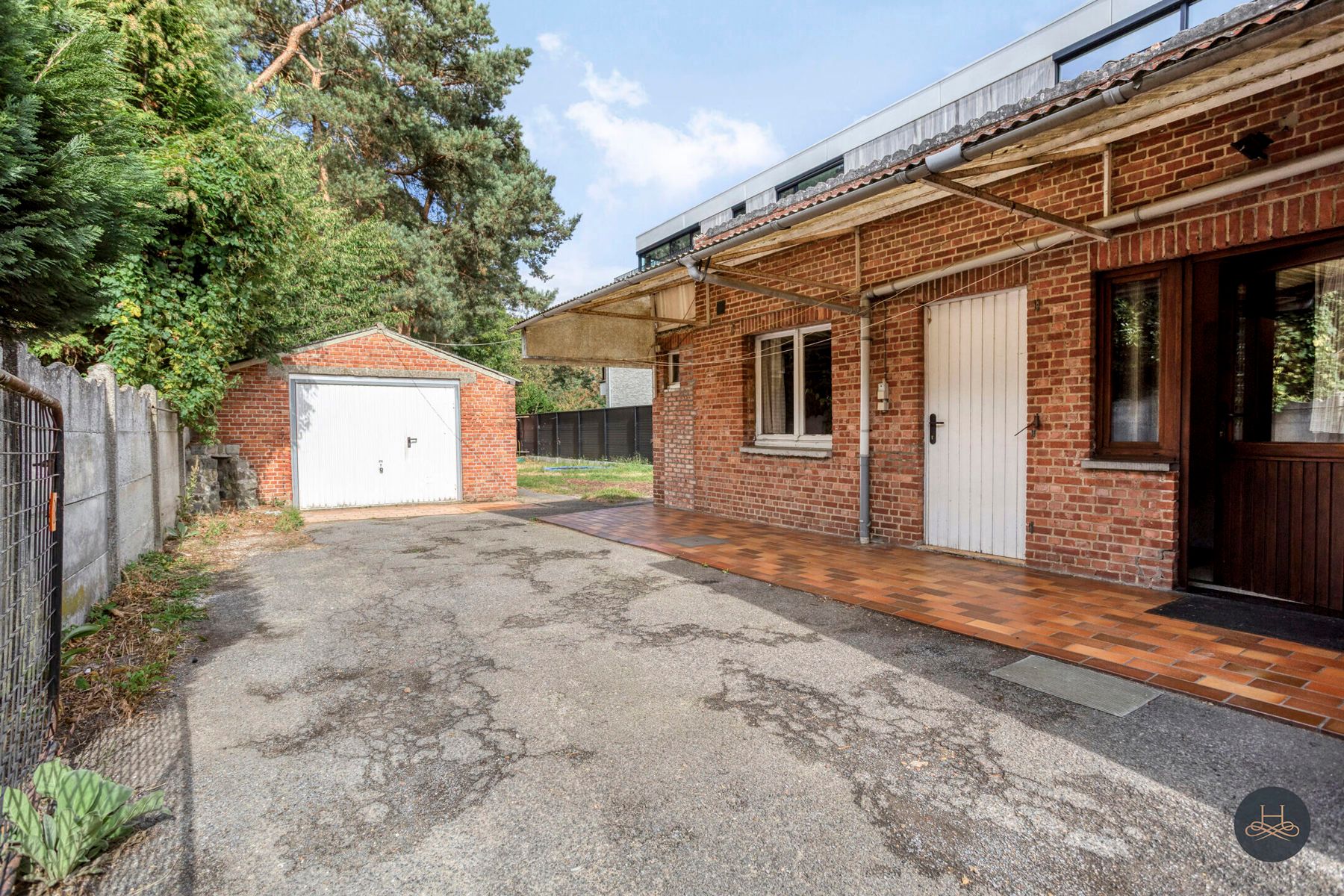 Karaktervolle, te renoveren woning op mooi perceel  foto 18