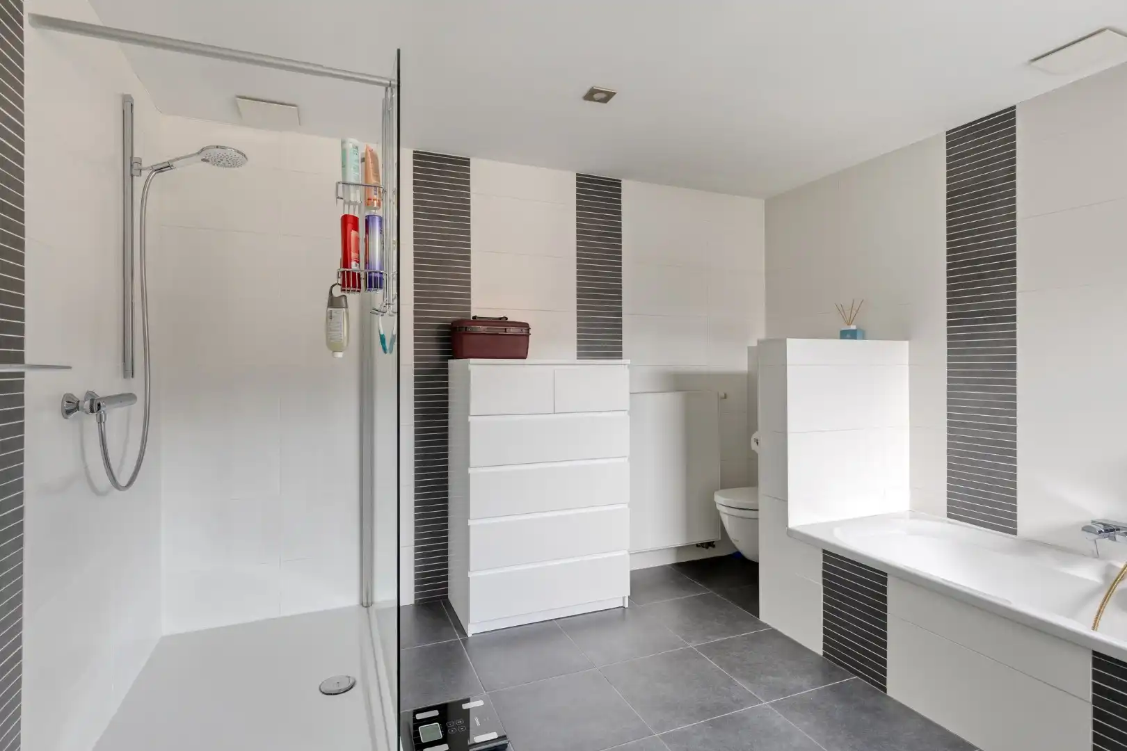 Stijlvolle villa met zonnige tuin waar comfort, kwaliteit en duurzaamheid samenkomen foto 18