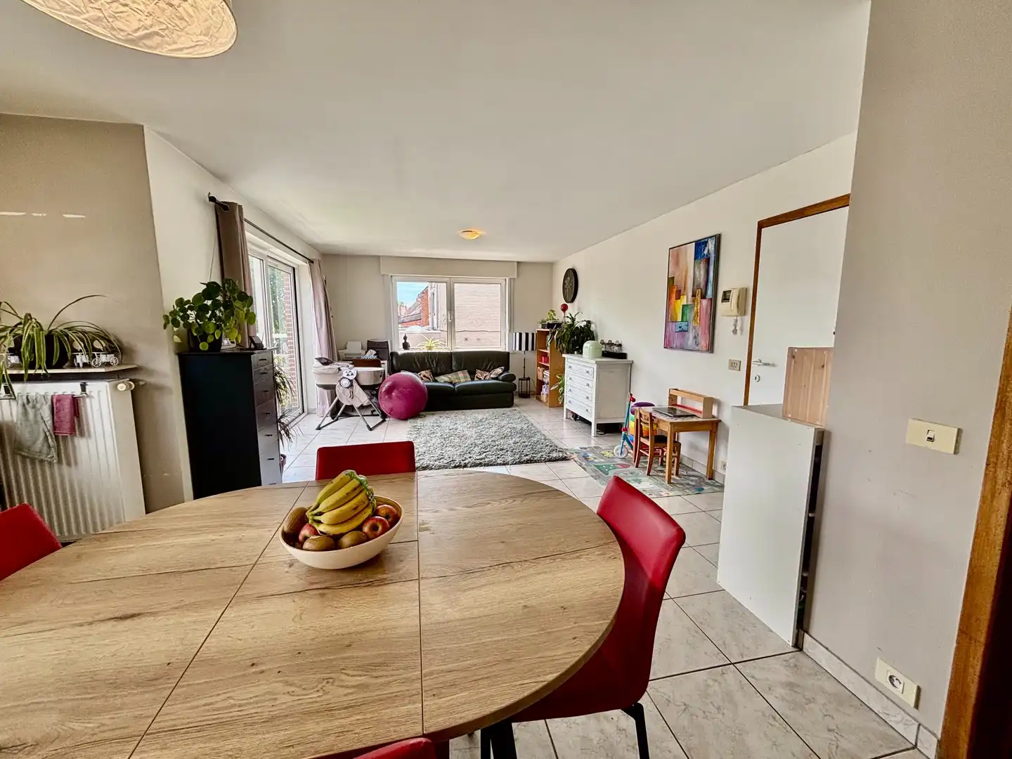 Lichtrijk hoekappartement met 2 slaapkamers, terras en garage te huur in Izegem foto 6