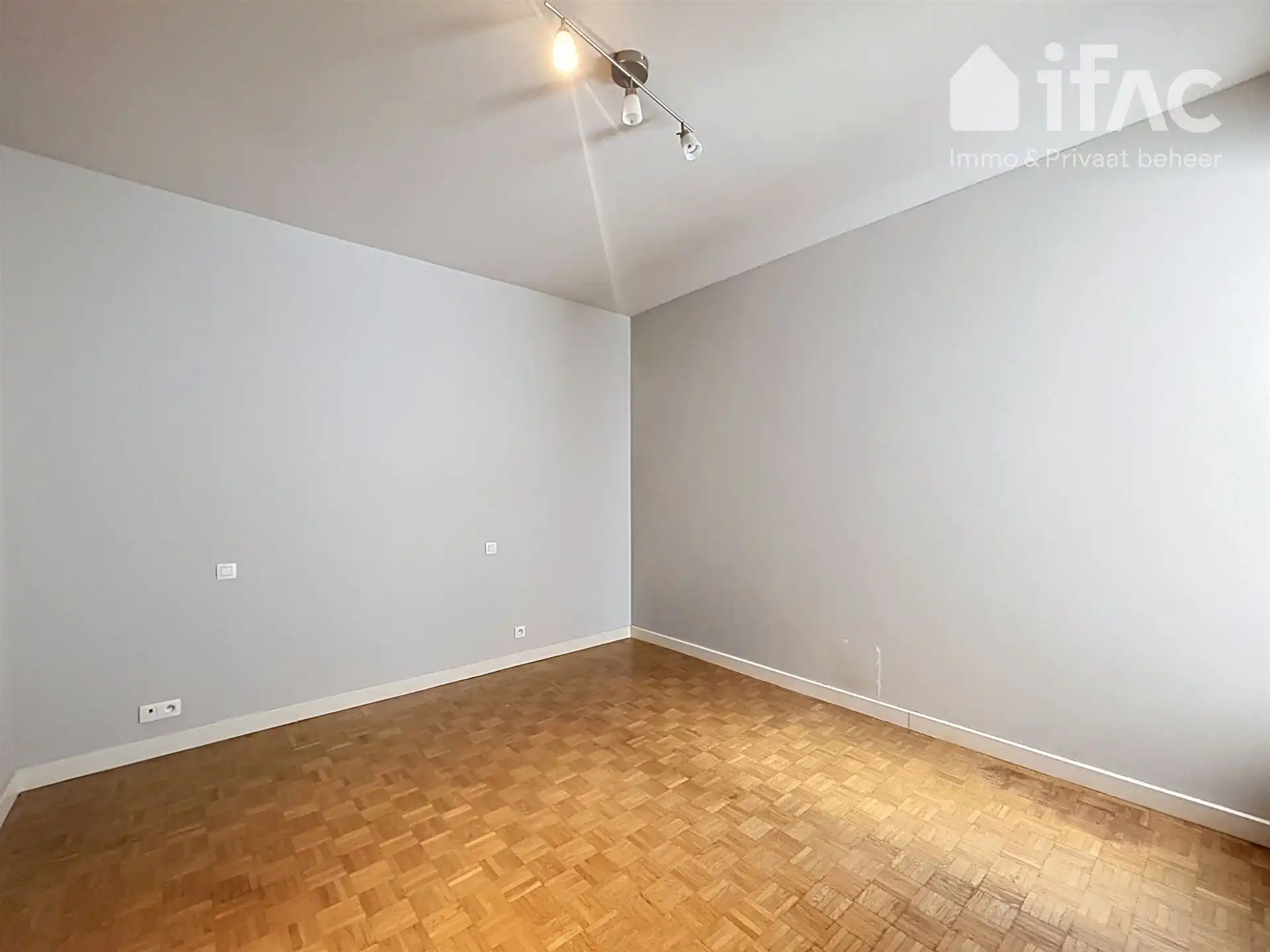 Leuk gelegen 1 slaapkamer appartement foto 6