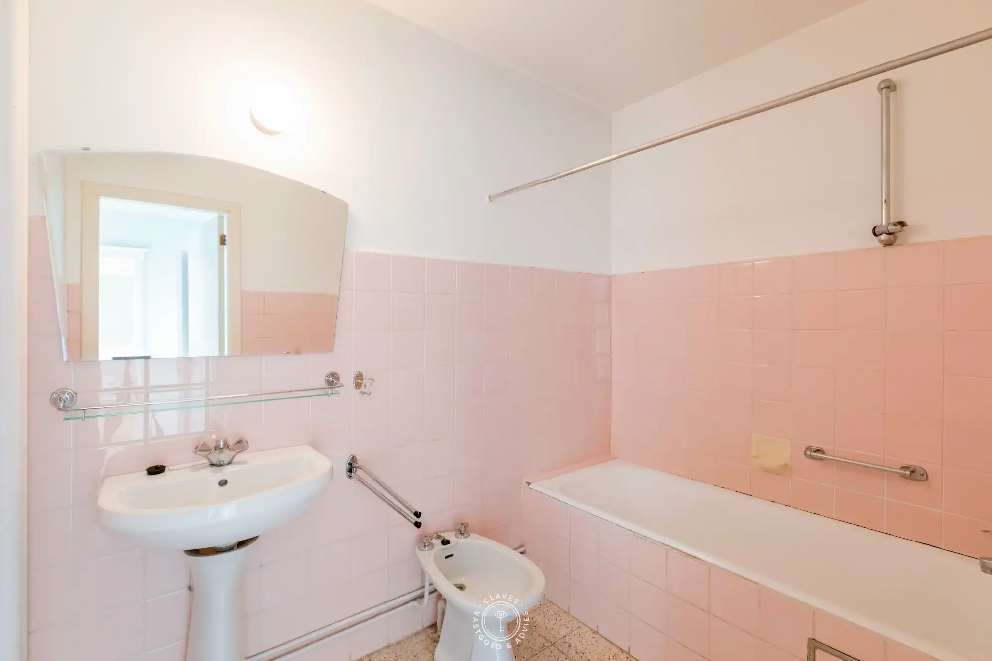 Lichtrijk tweeslaapkamerappartement met uitzonderlijk uitzicht foto 9