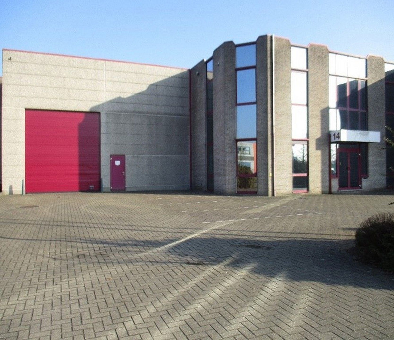 Nieuwbouw magazijn met kantoorruimte Unit 5 te huur.  foto 2