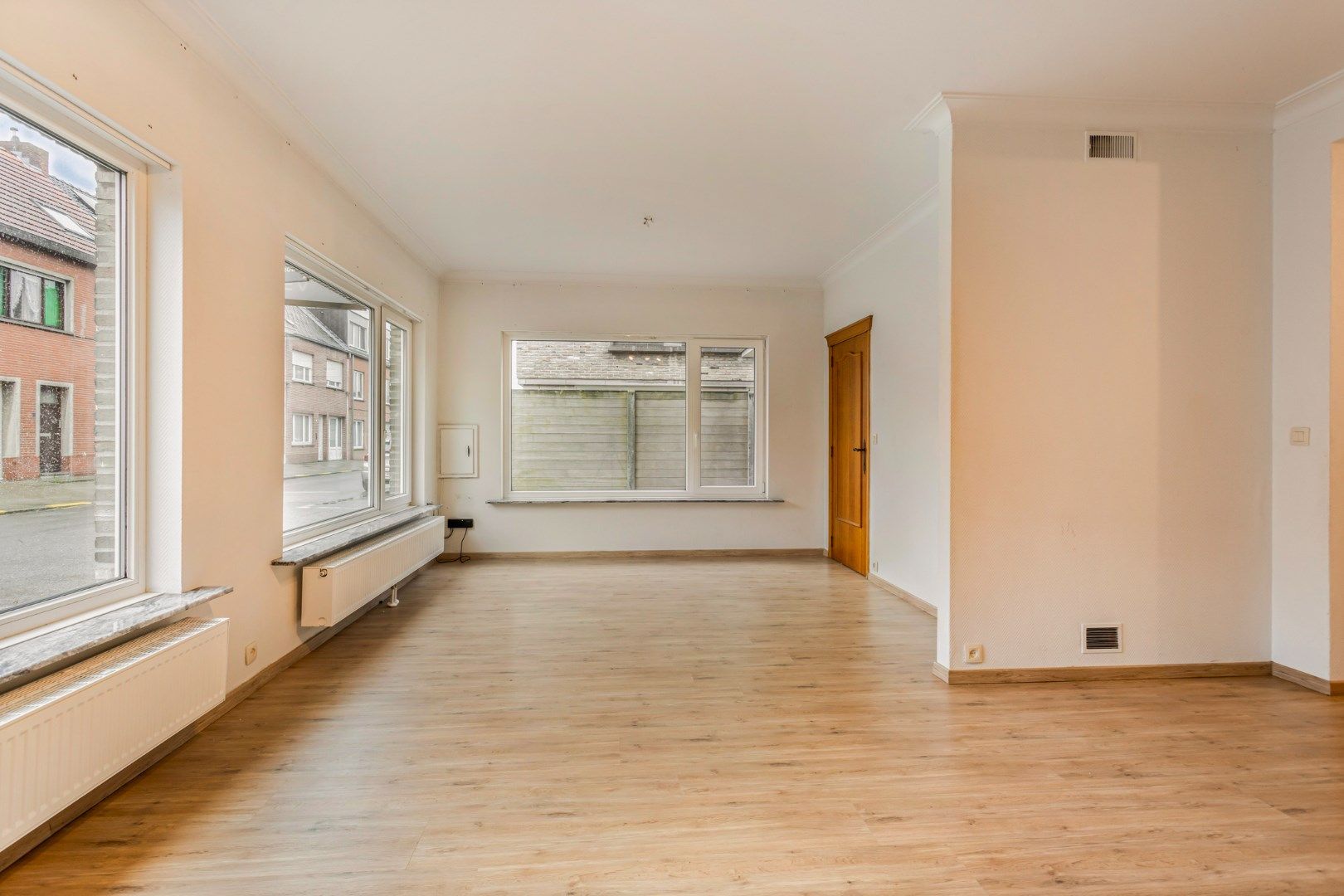 Instapklare gezinswoning met 4 slpks en 2 badkamers in het centrum van Mol !  foto 2
