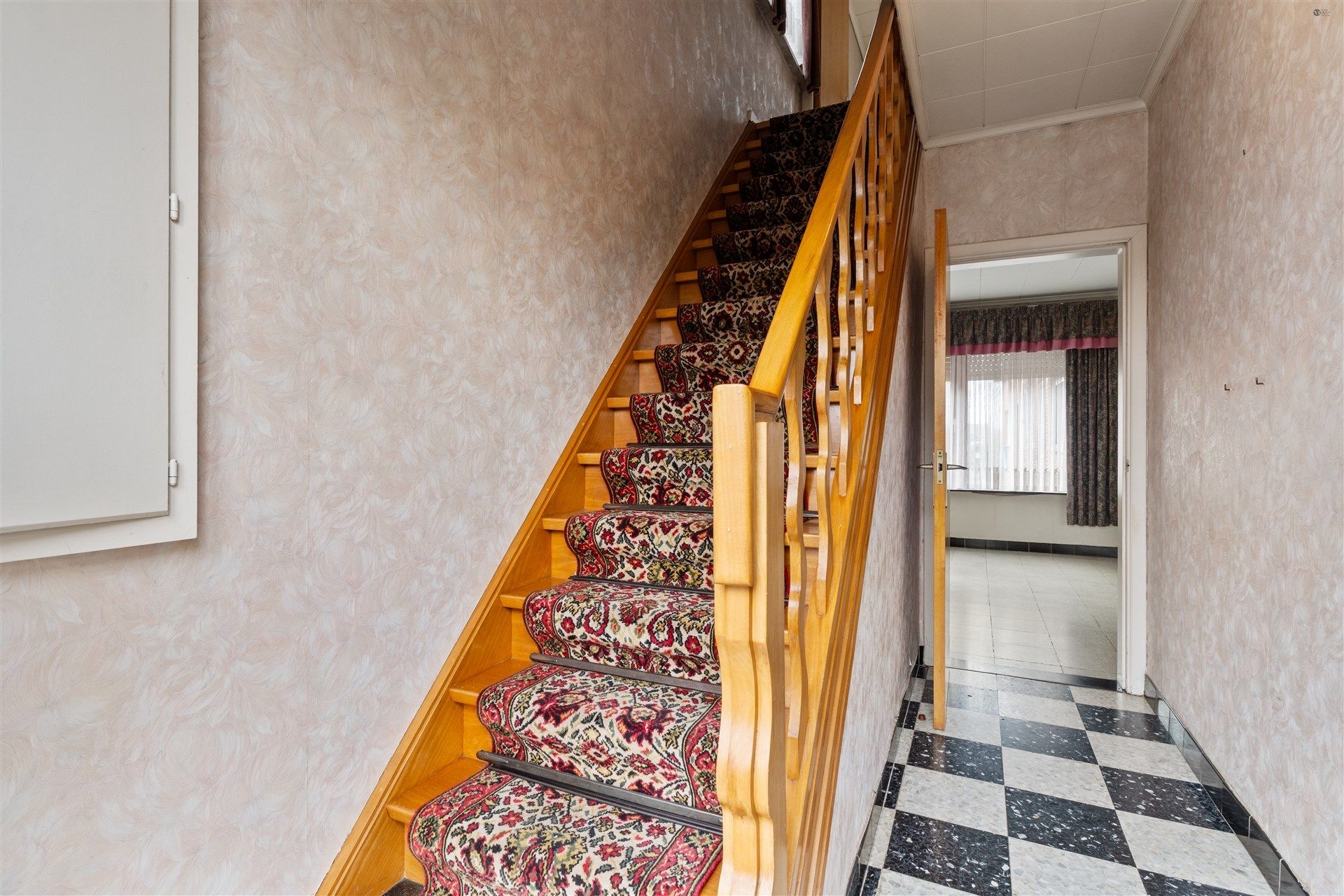 Ruim te renoveren halfopen bebouwing foto 2