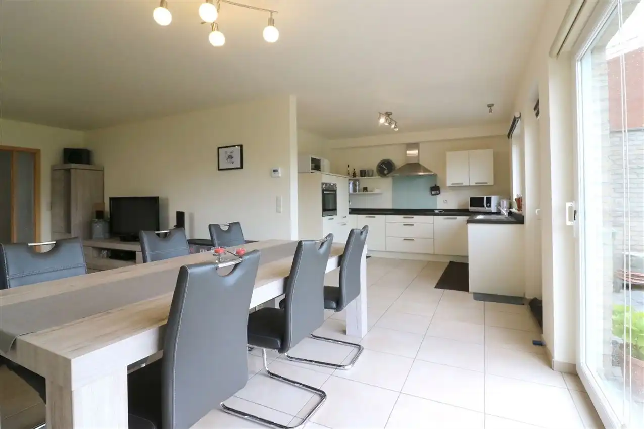 Moderne driegevelwoning met 3 slpk en tuin op rustige locatie foto 5