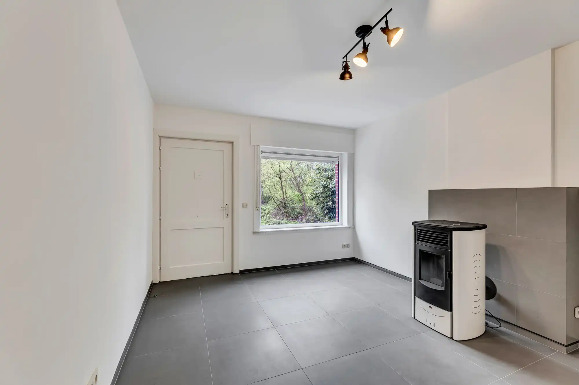 Charmante woning met garage en tuin in Zandbergen foto 4