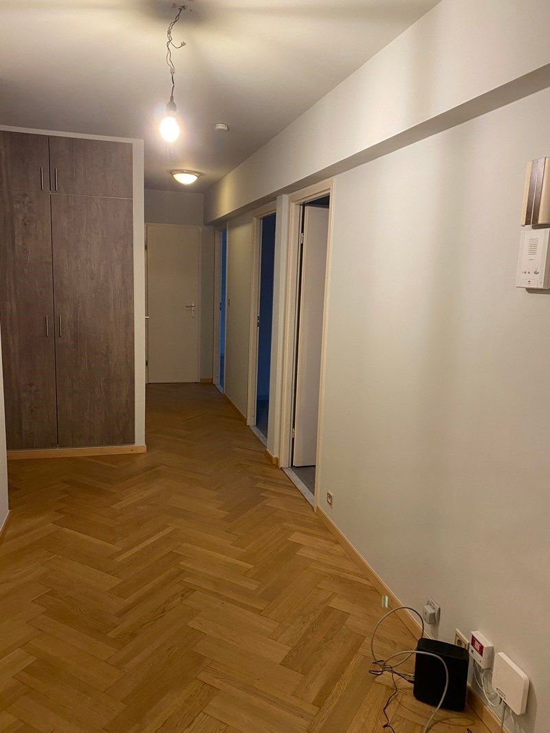 Knap gerenoveerd instapklaar appartement te Hasselt foto 3