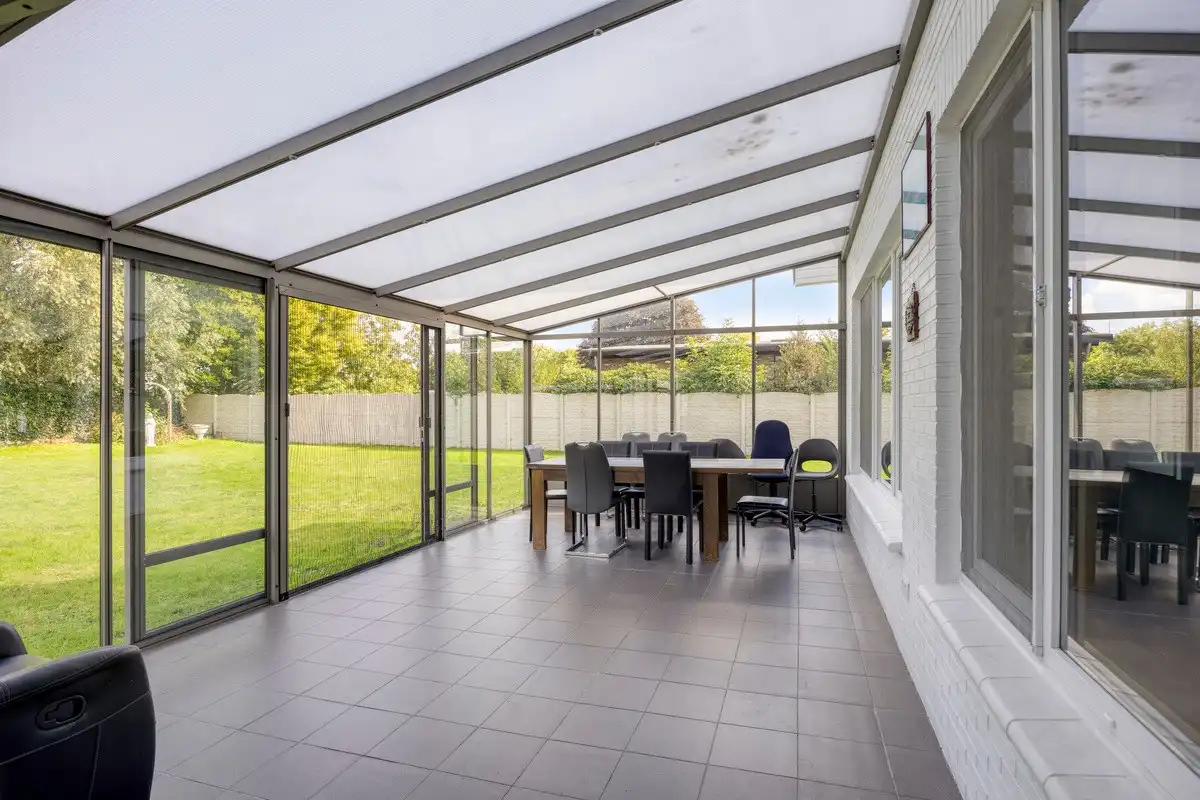 Instapklare gezinswoning met 5 slaapkamers op 16a 50ca in residentiële villawijk Henegauwberg foto 12