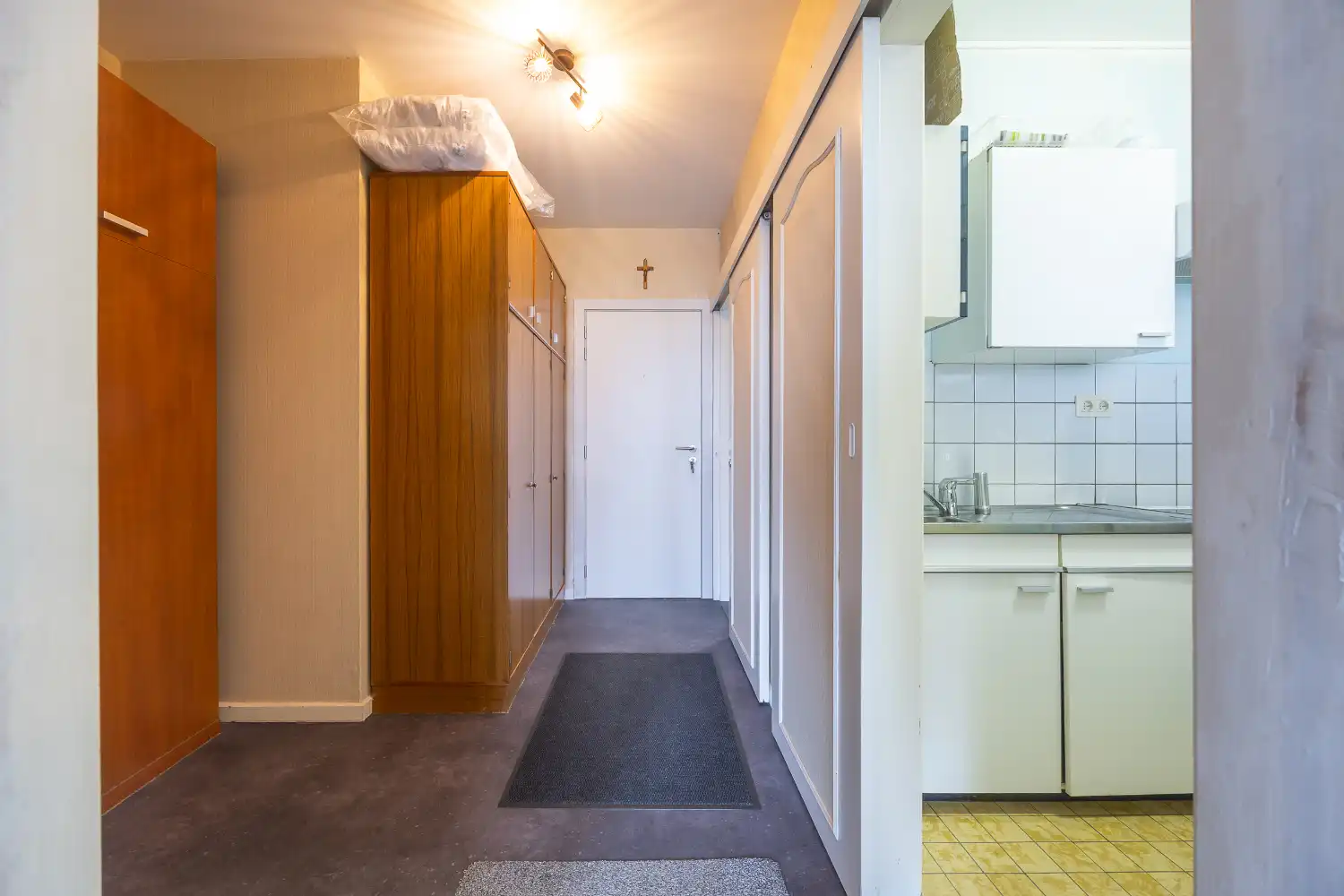 Instapklare studio met zuidgericht terras op topligging vlakbij de Zeedijk! foto 14