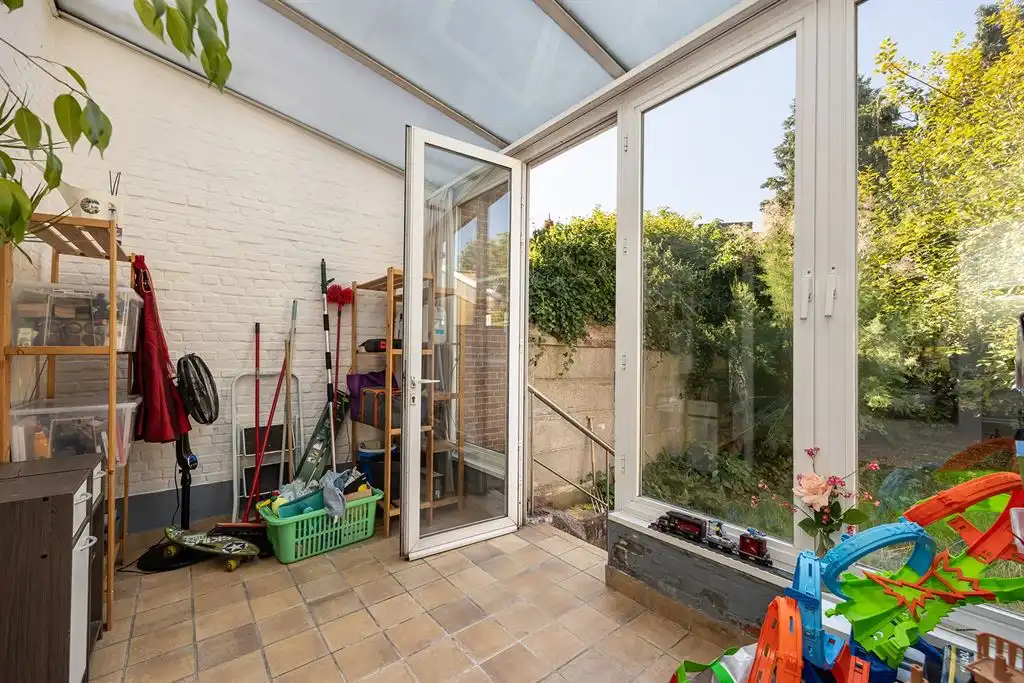 Op te frissen gezinswoning met tuin in Groenenhoek foto 7