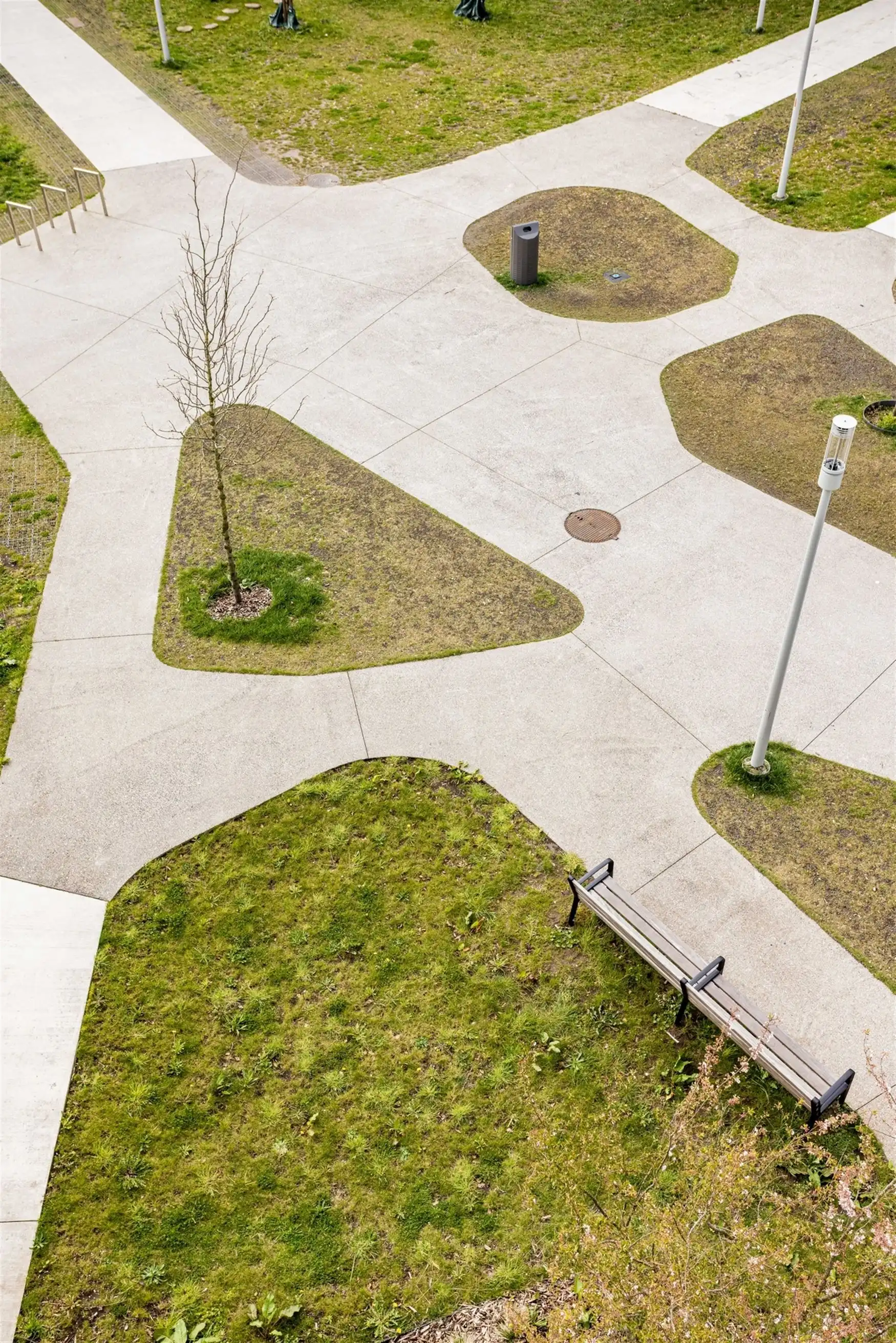 Instapklaar penthouse met terras aan Louisapark in Eeklo foto 13