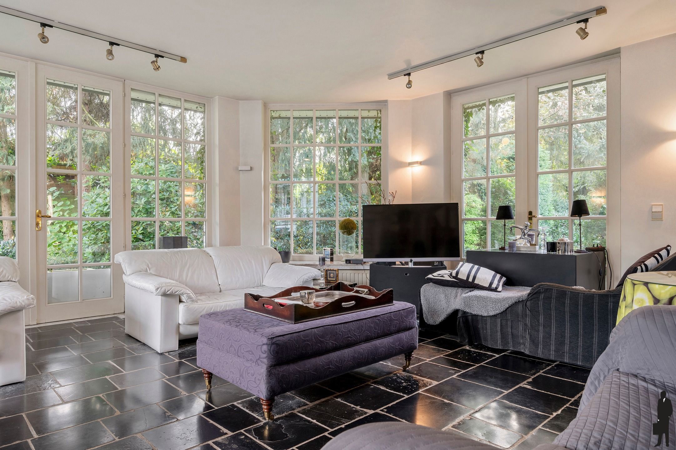  Goed onderhouden in het centrum gelegen karaktervilla op een perceel van ca. 1.938 m²! foto 9