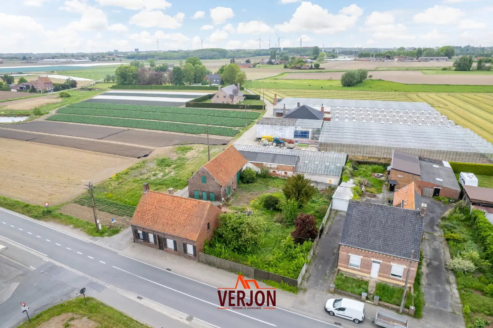 Te renoveren woning met ruime opslagruimte op 1.721 m²! foto 2