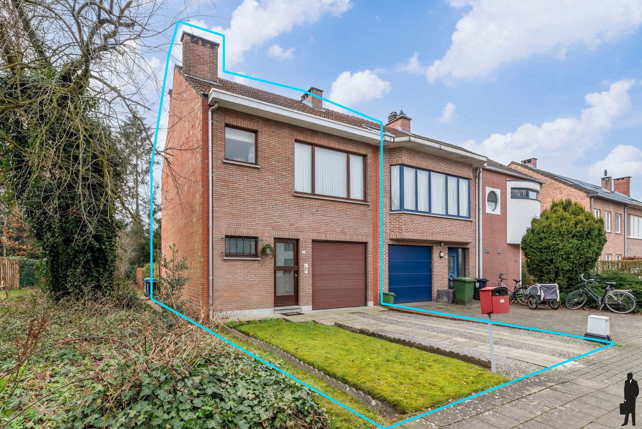 Hoofdfoto van de publicatie: Te renoveren ruime bel-etagewoning op ca. 315 m² met veel potentieel en diepe besloten tuin!