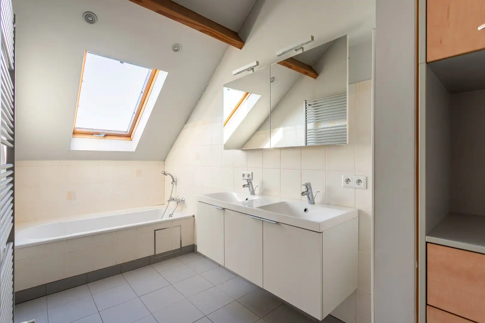 Karaktervolle architectenwoning (EPC B) met 3 slpks, garage en tuin te Lot foto 16