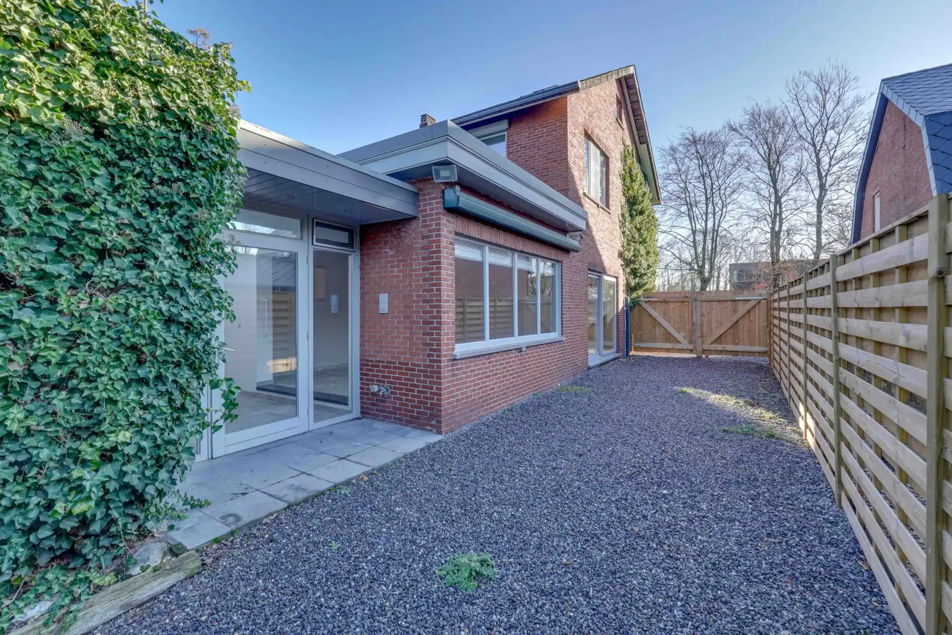 Veelzijdige vrijstaande woning met extra appartement foto 16