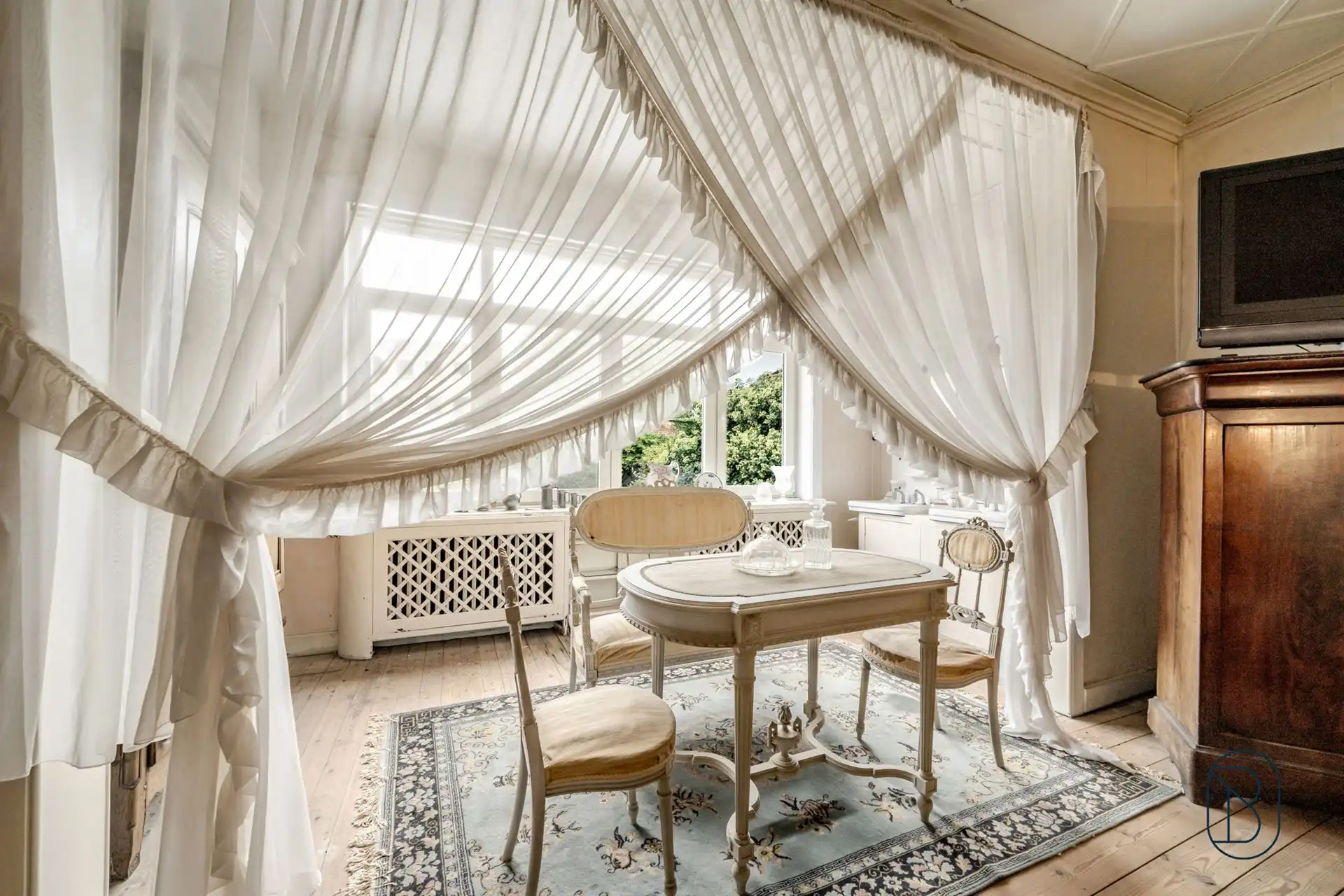 Mooi ingerichte horecazaak met terras en 2 woonsten! foto 17