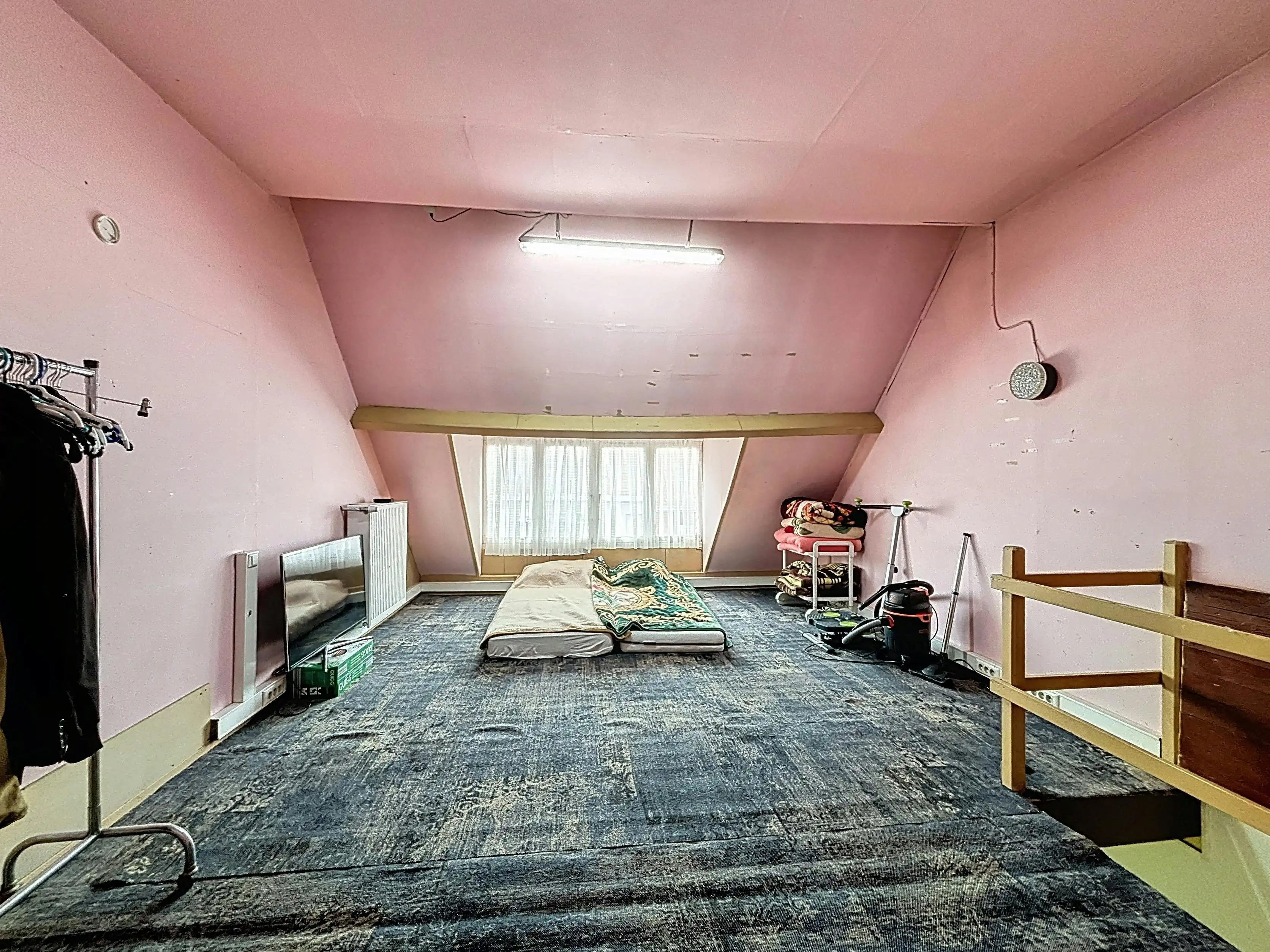 Te renoveren woning te koop in Kortrijk!  foto 10