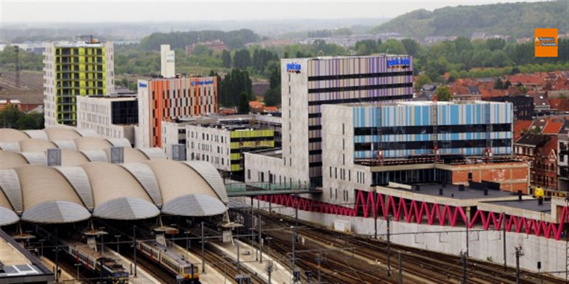 Ondergrondse staanplaats aan het station van Leuven foto {{pictureIndex}}