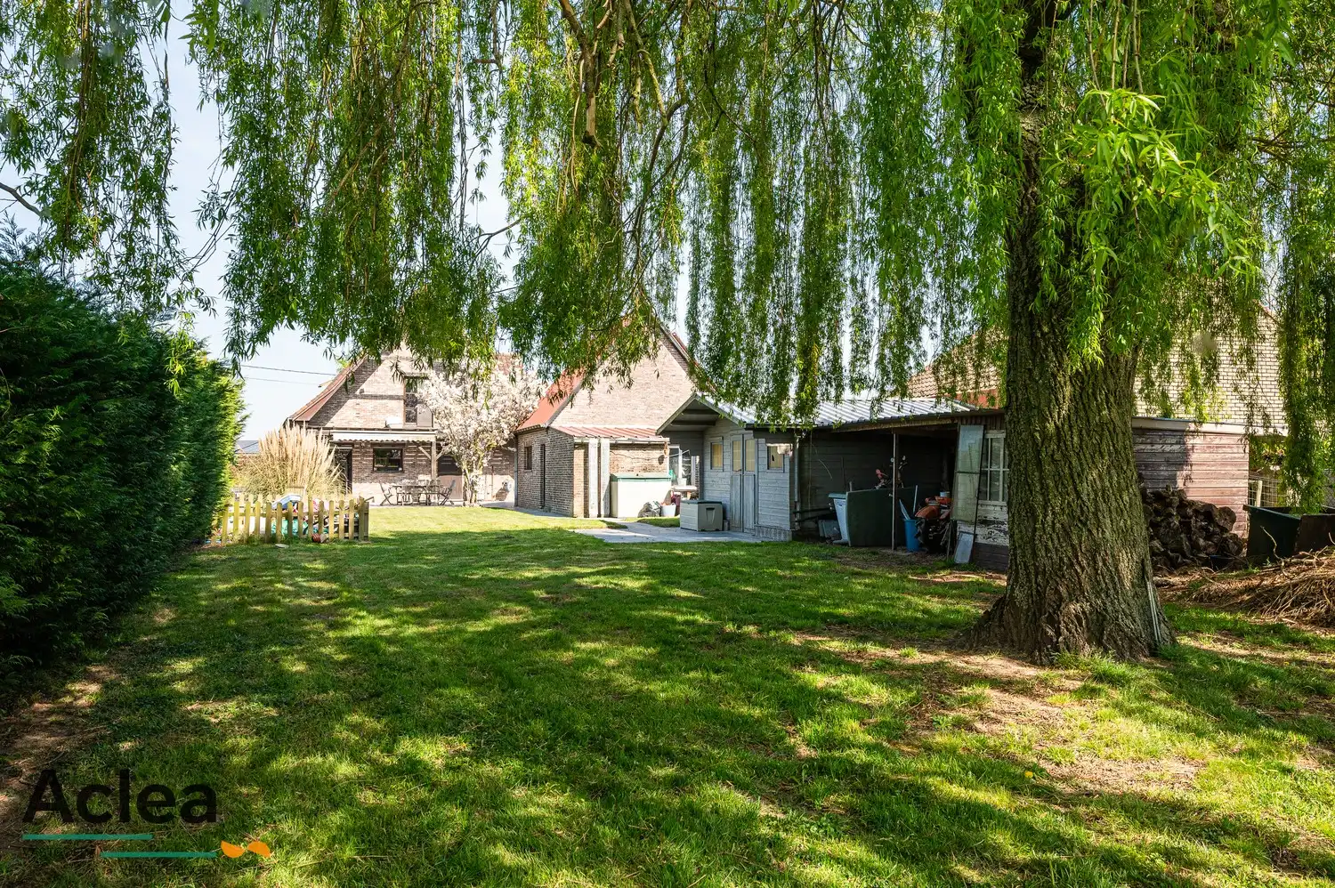 Rustig gelegen villa in landelijke stijl, omgeven door groen en natuur foto 3