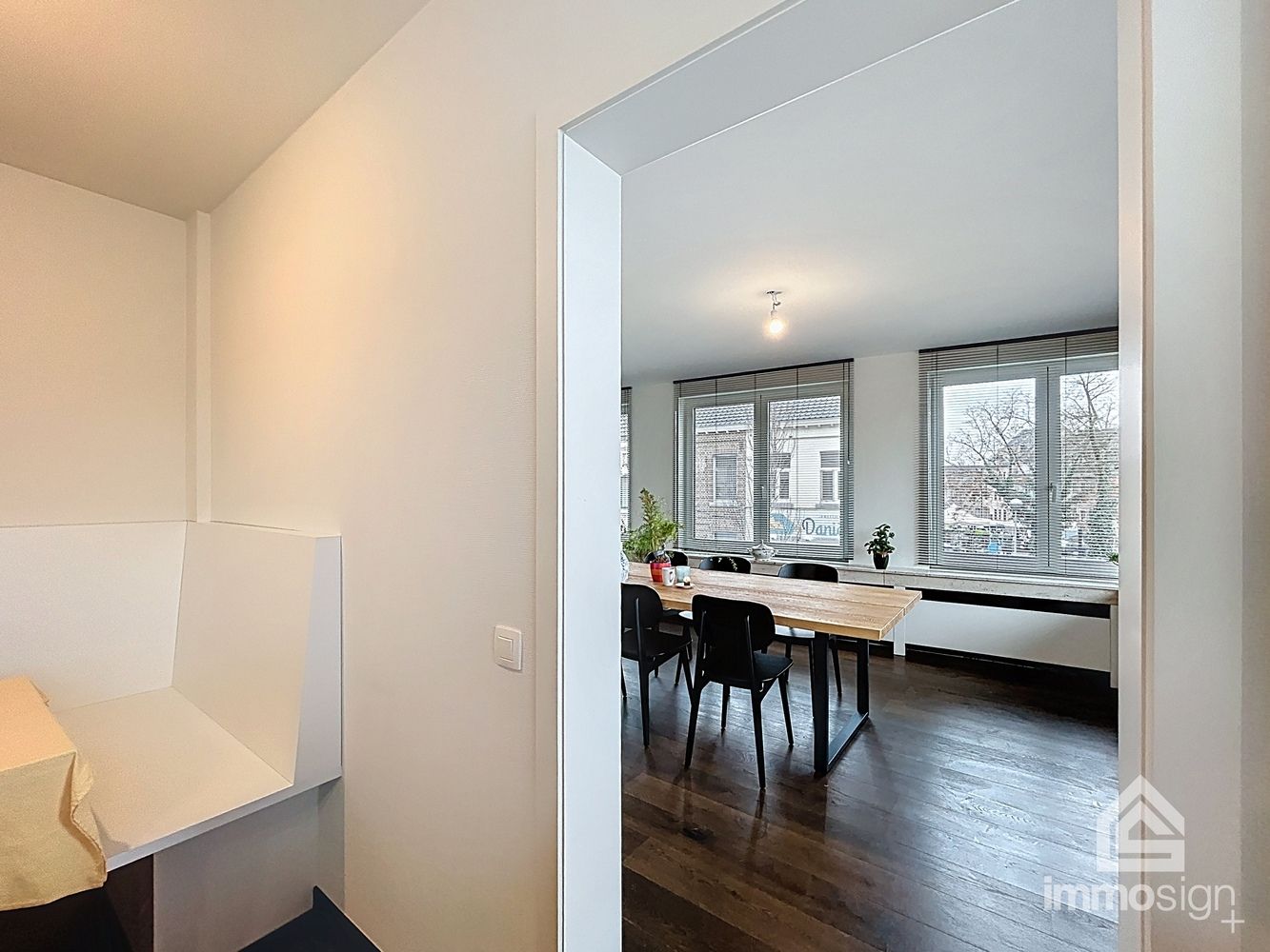 Ruim, lichtrijk appartement in hartje Bree! foto 11