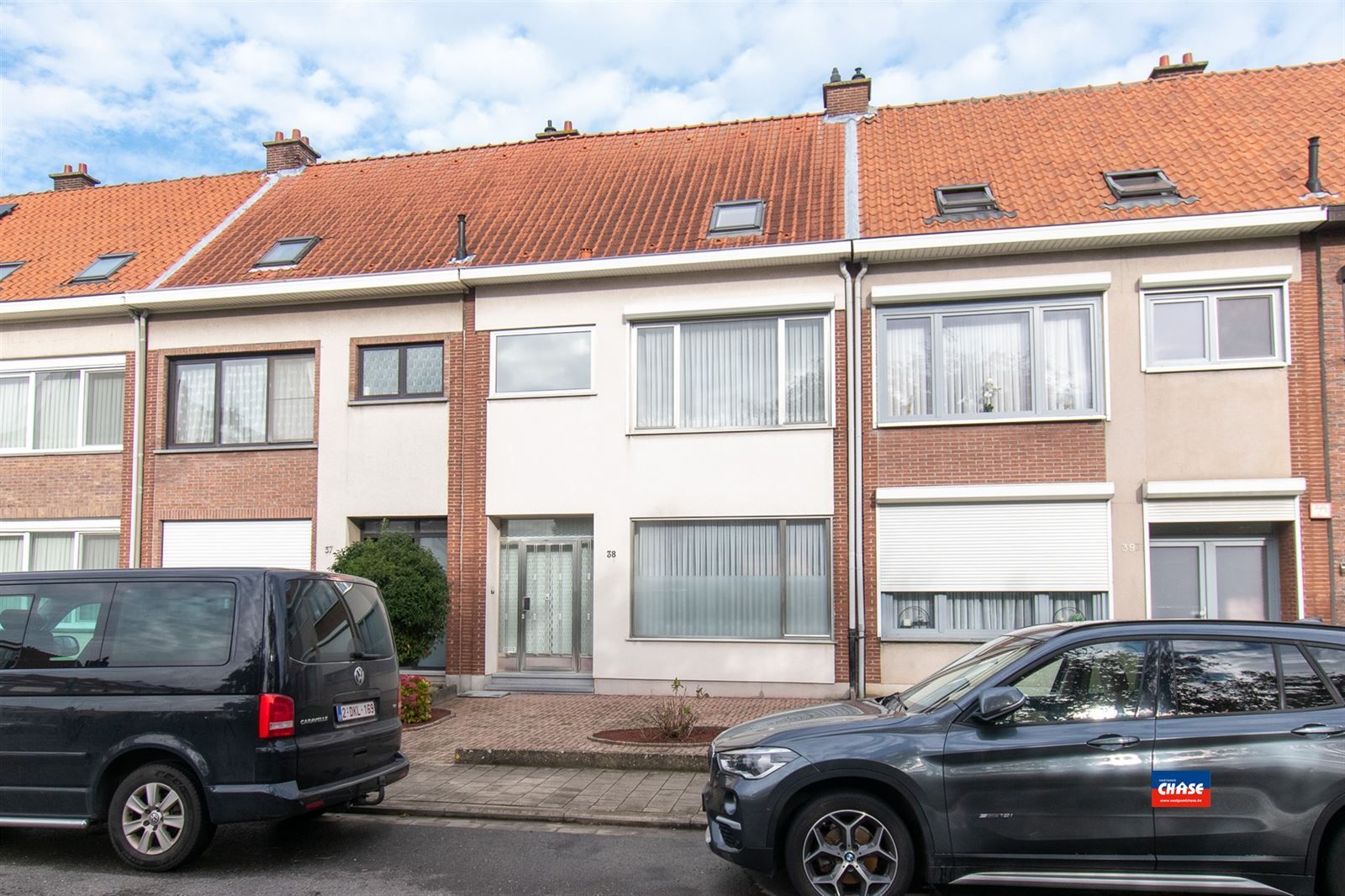 Instapklare gezinswoning met 3 tot 5 slaapkamers,tuin en garagebox foto 31