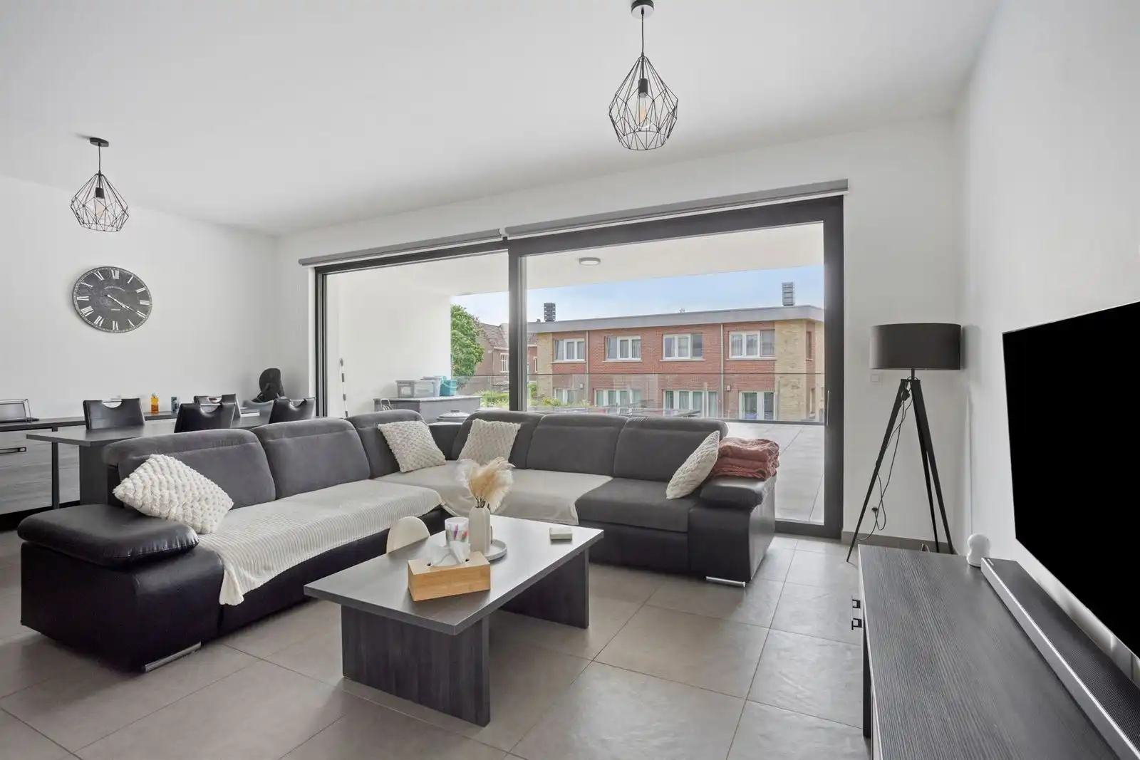 Instapklaar appartement 3 slaapkamers,terras en staanplaats   foto 9
