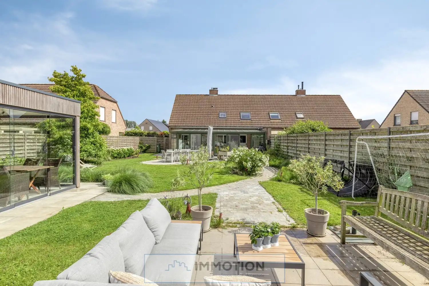 Halfopen gezinswoning met 3 slaapkamers, tuinkamer en poolhouse - Kijkdag met biedmoment op 27/06 foto 29